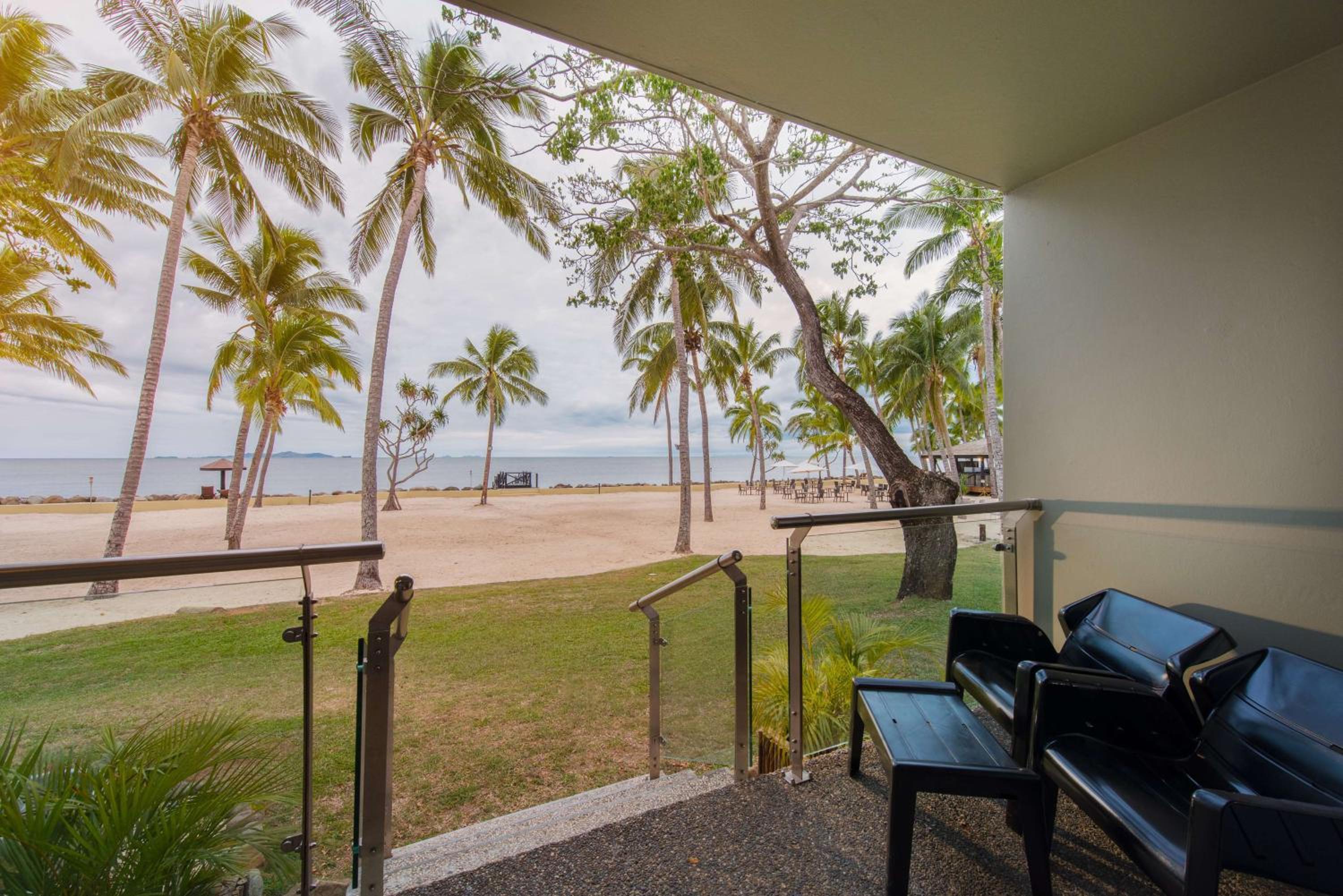 DoubleTree by Hilton Fiji - Sonaisali Island - view 18