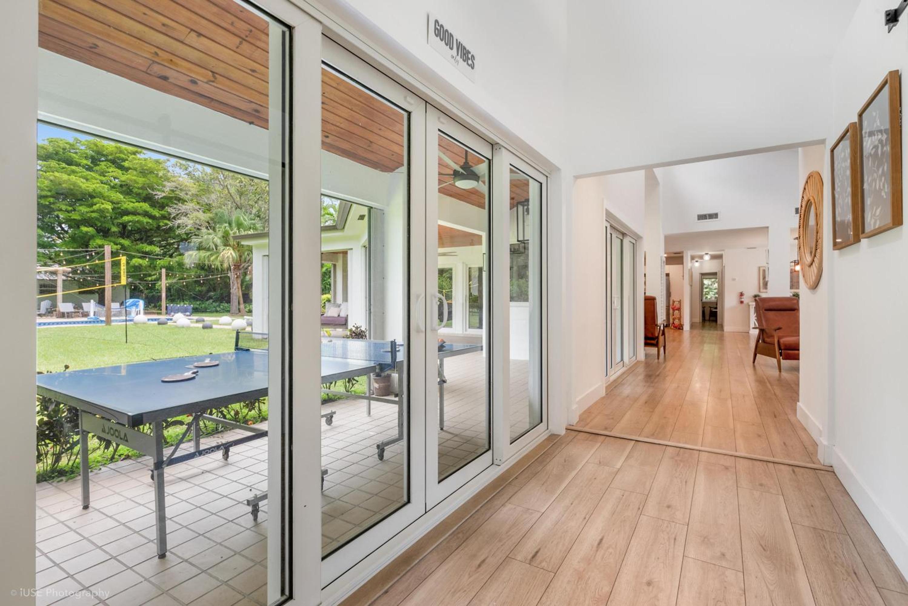 Luxe Retreat with Private Beach & Pool Paradise L53