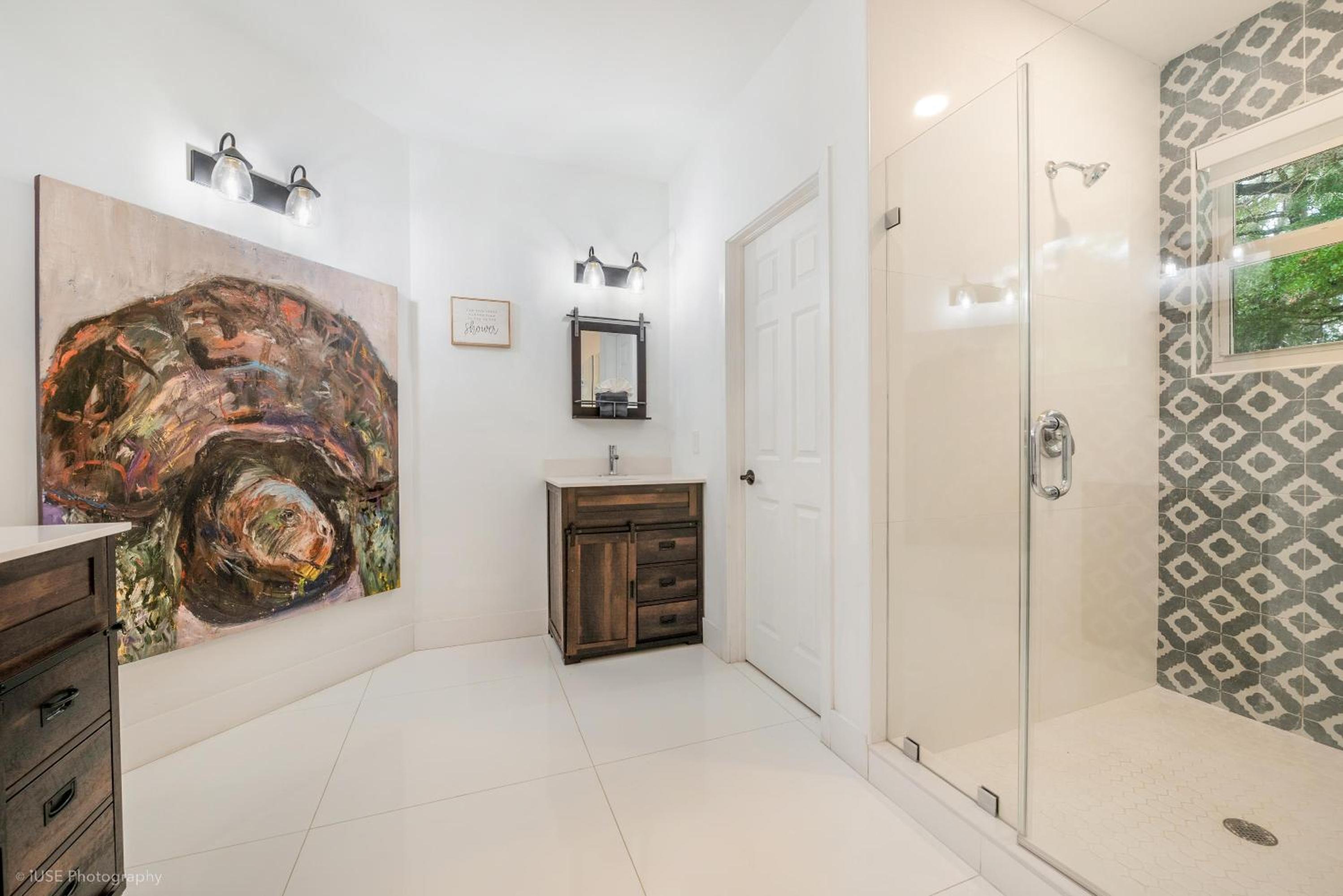 Luxe Retreat with Private Beach & Pool Paradise L53