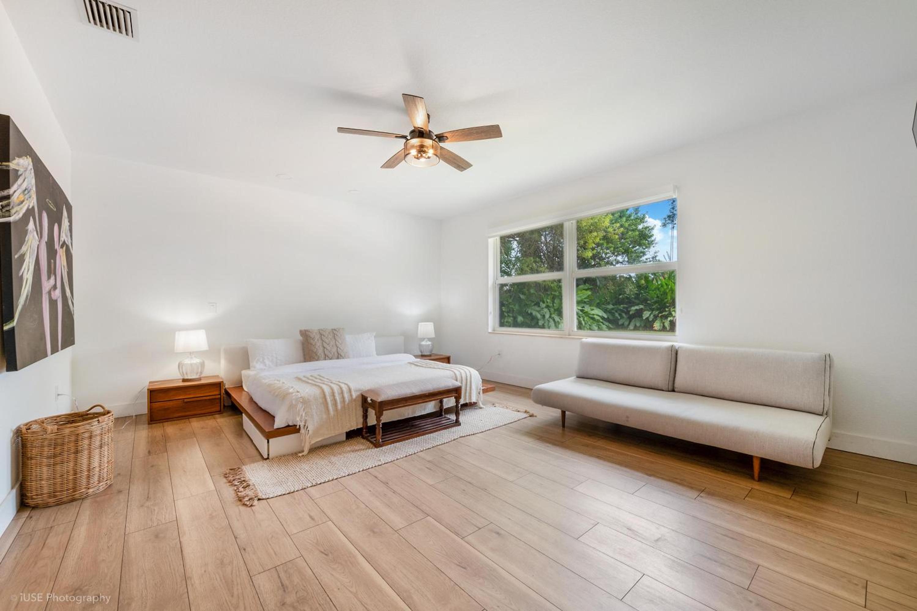 Luxe Retreat with Private Beach & Pool Paradise L53