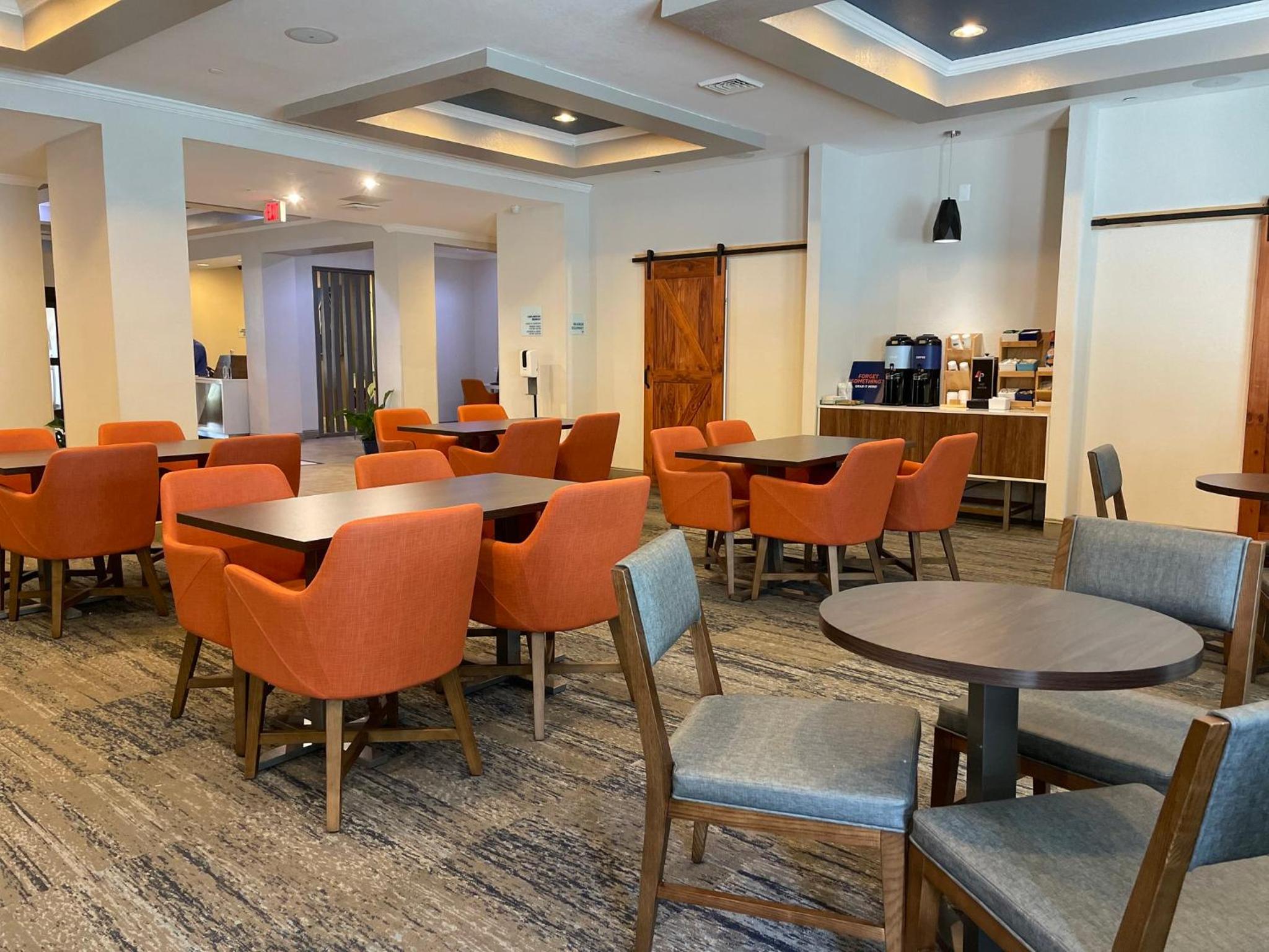 Montgomery Vacations - Holiday Inn Express and Suites Montgomery, an IHG Hotel - Property Image 52