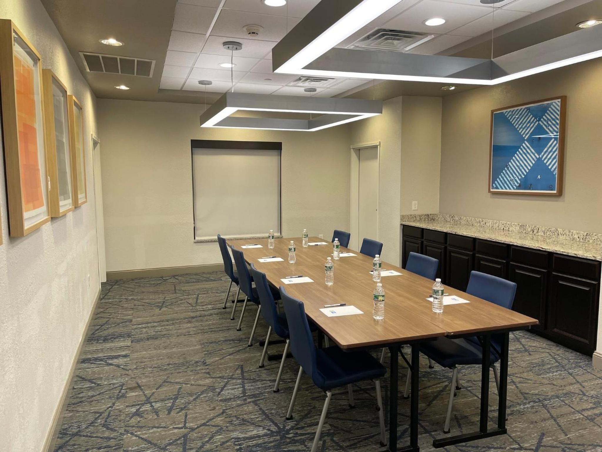 Montgomery Vacations - Holiday Inn Express and Suites Montgomery, an IHG Hotel - Property Image 20