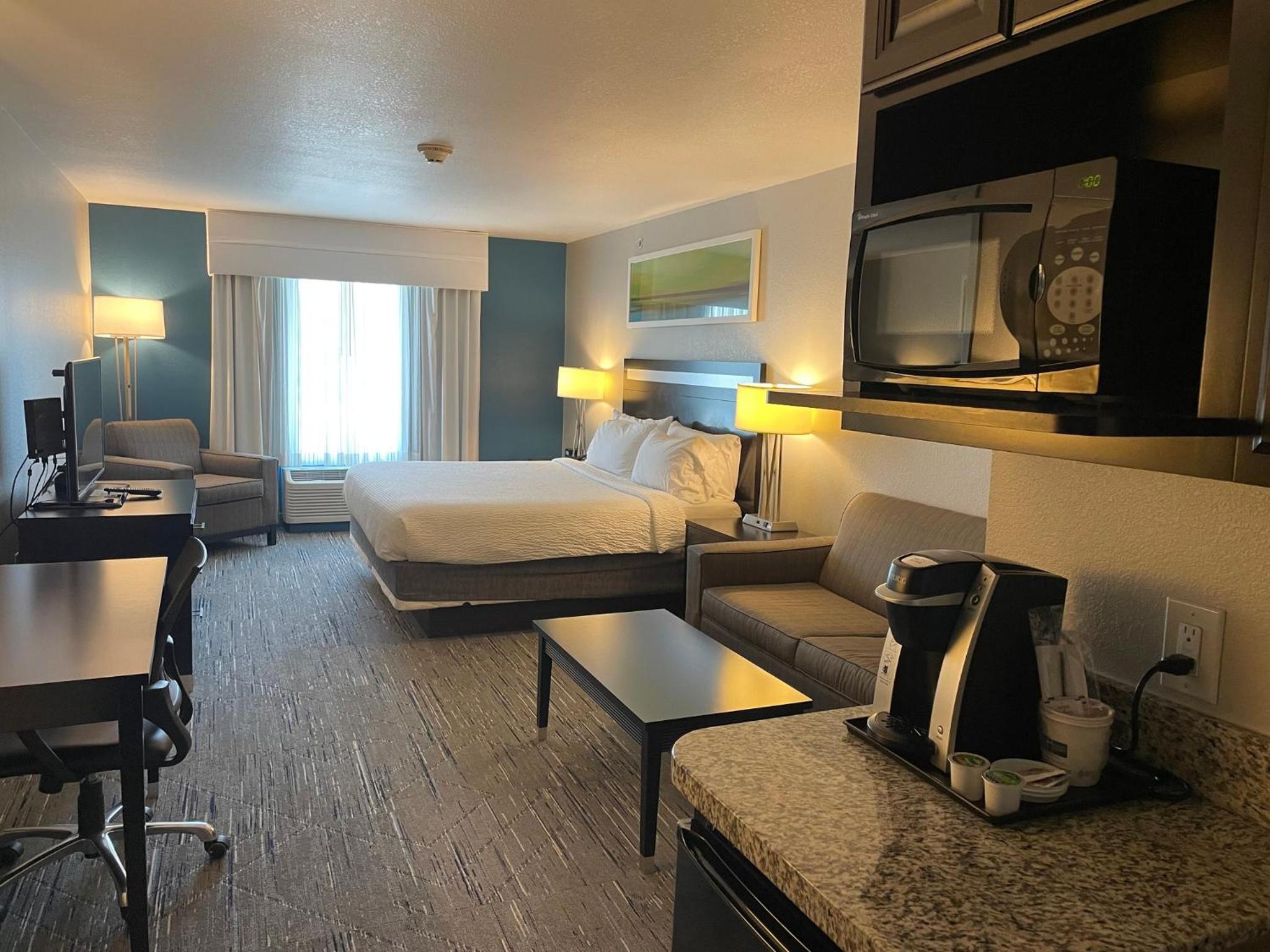 Montgomery Vacations - Holiday Inn Express and Suites Montgomery, an IHG Hotel - Property Image 28