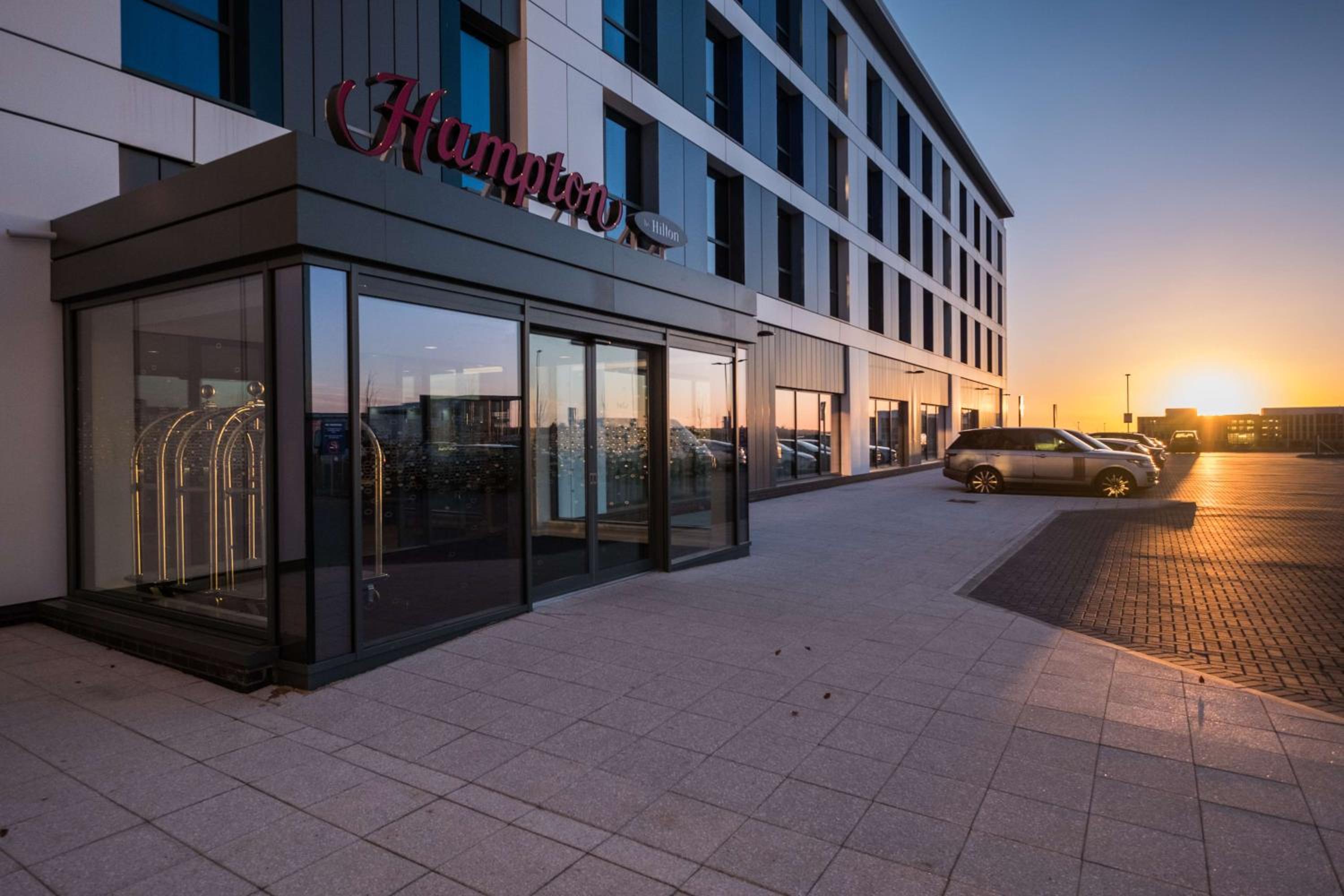 Hotel Hampton By Hilton Aberdeen Airport - Image 1
