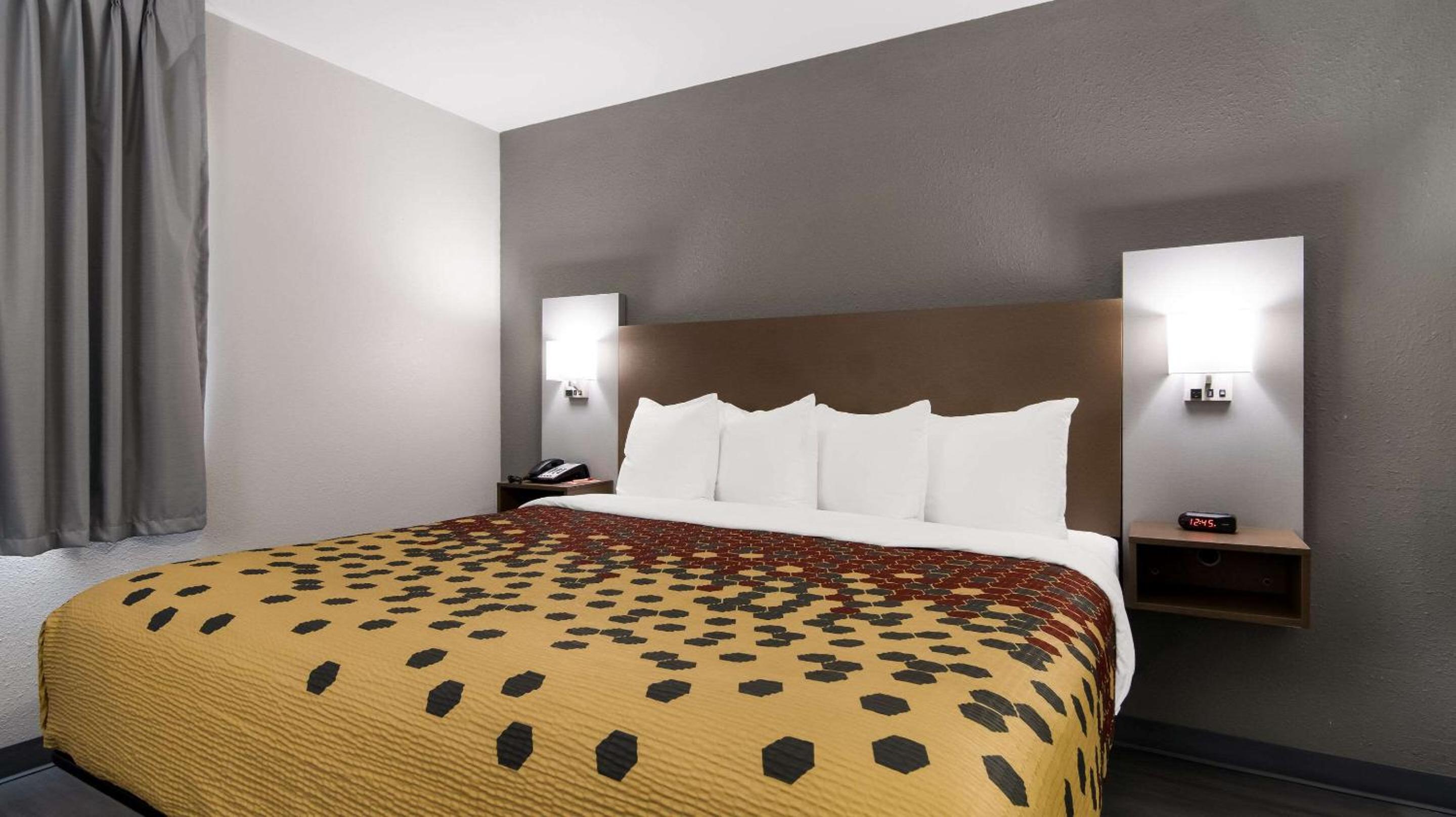 Econo Lodge Portage, Photo 12