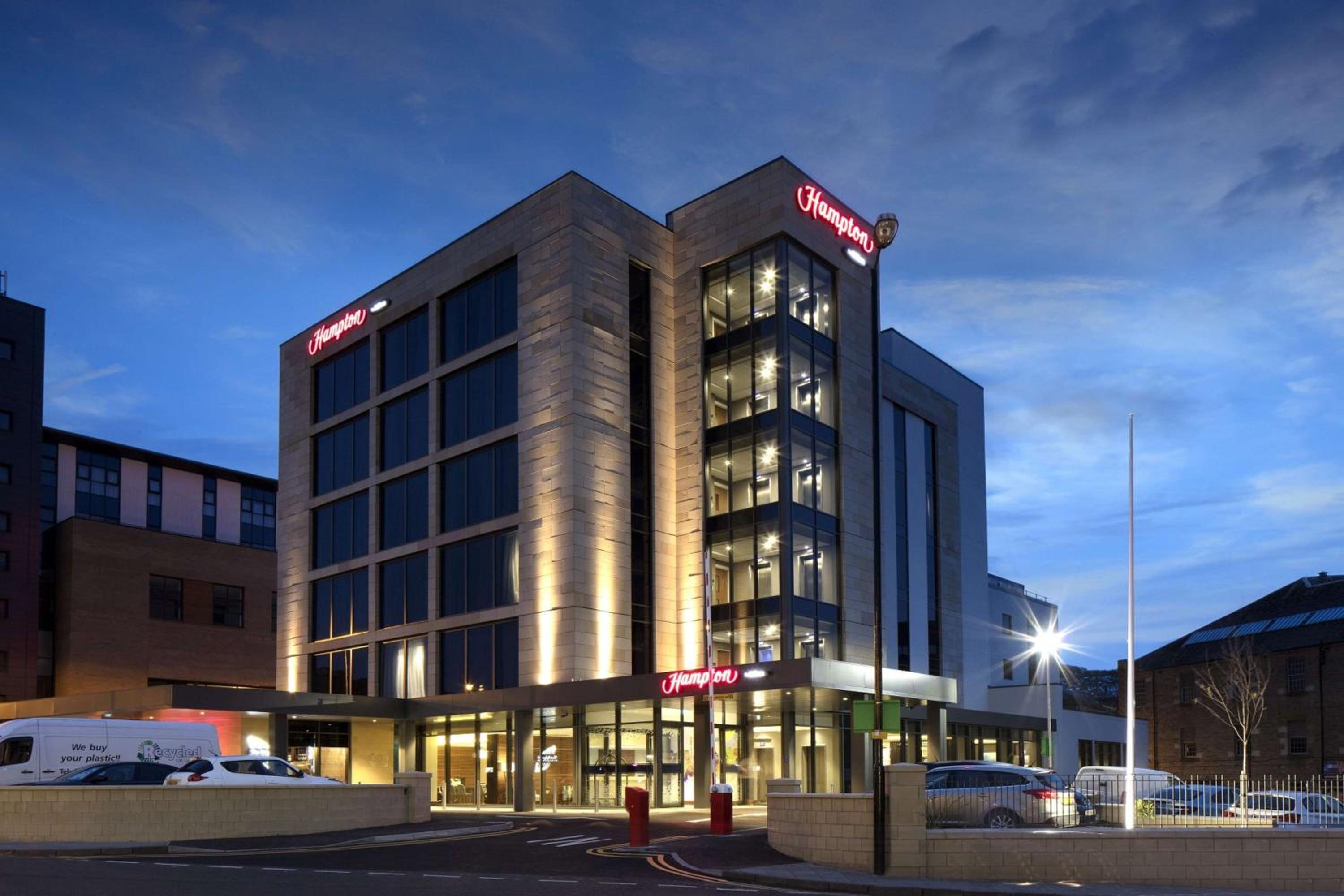 Dundee Vacations - Hampton by Hilton Dundee City Centre - Property Image 1