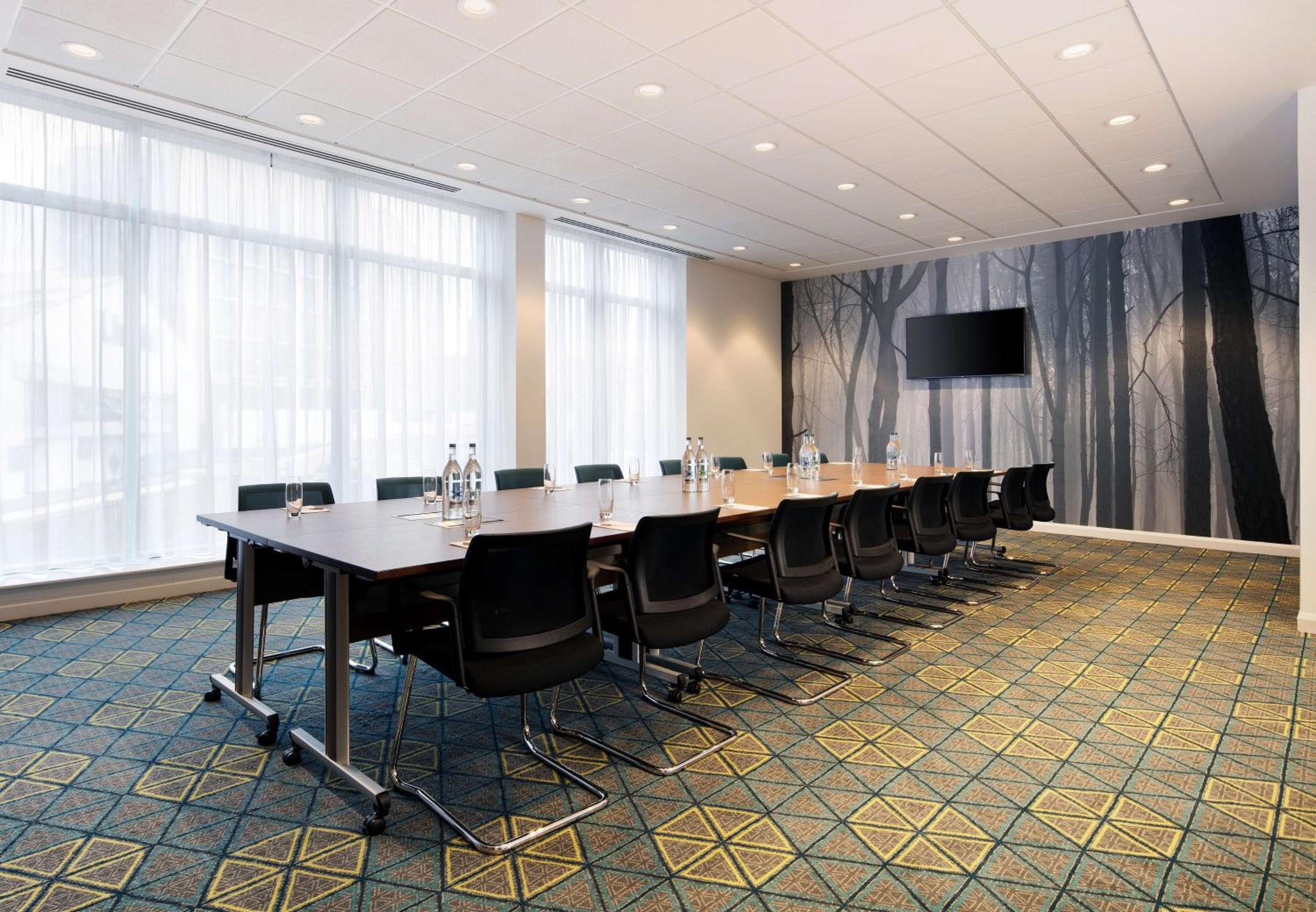 Dundee Vacations - Hampton by Hilton Dundee City Centre - Property Image 5