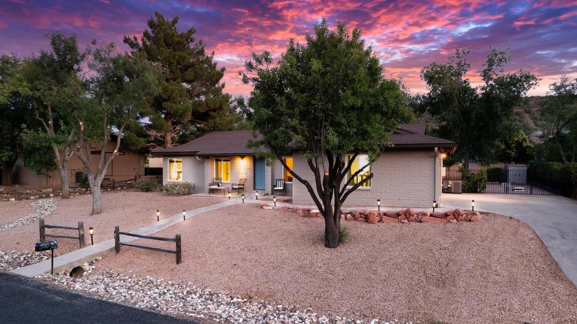The Saddlerock House - Great Location, Views and Hot Tub! view 4