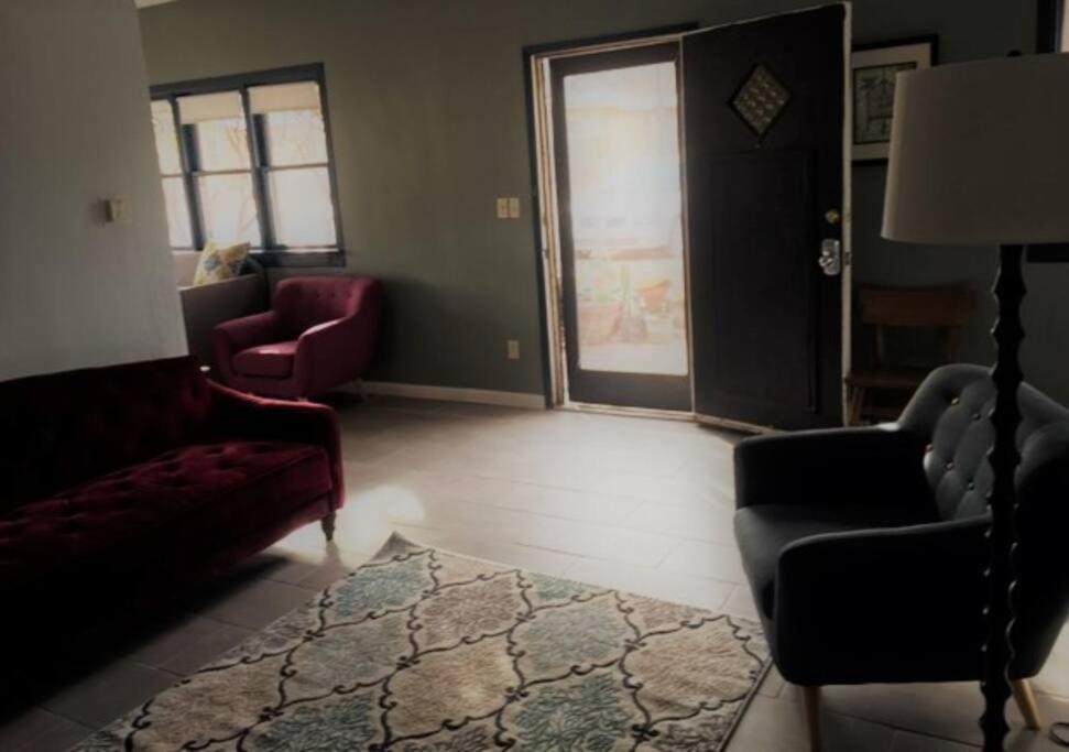 Expansive Ground Floor Pensione. view 2