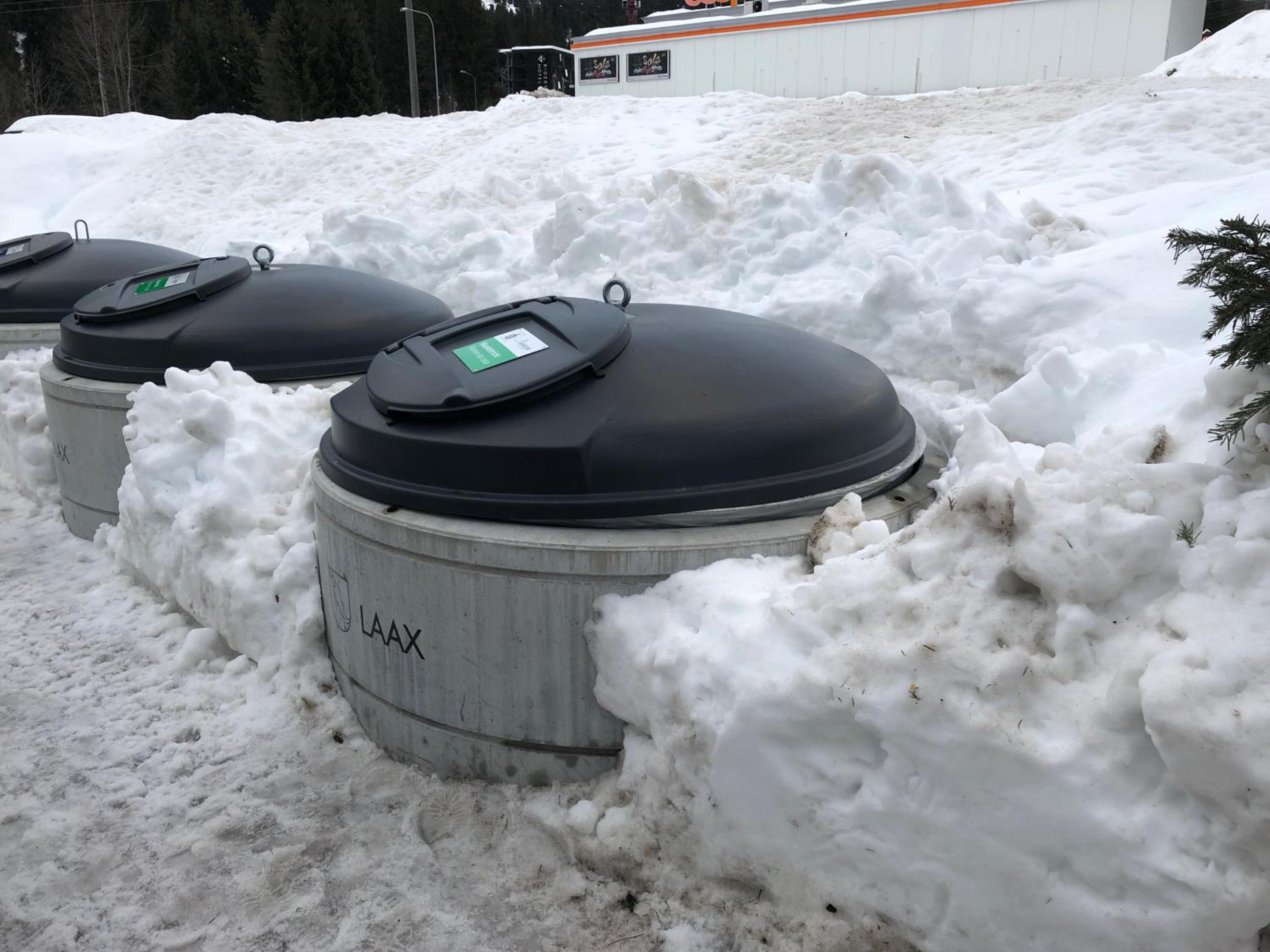 Laax with indoor and outside pool, sauna, 200 Meter to Ski lift , Fitnessroom, Tennis Place, Joyroom, Parkstadion Reserve