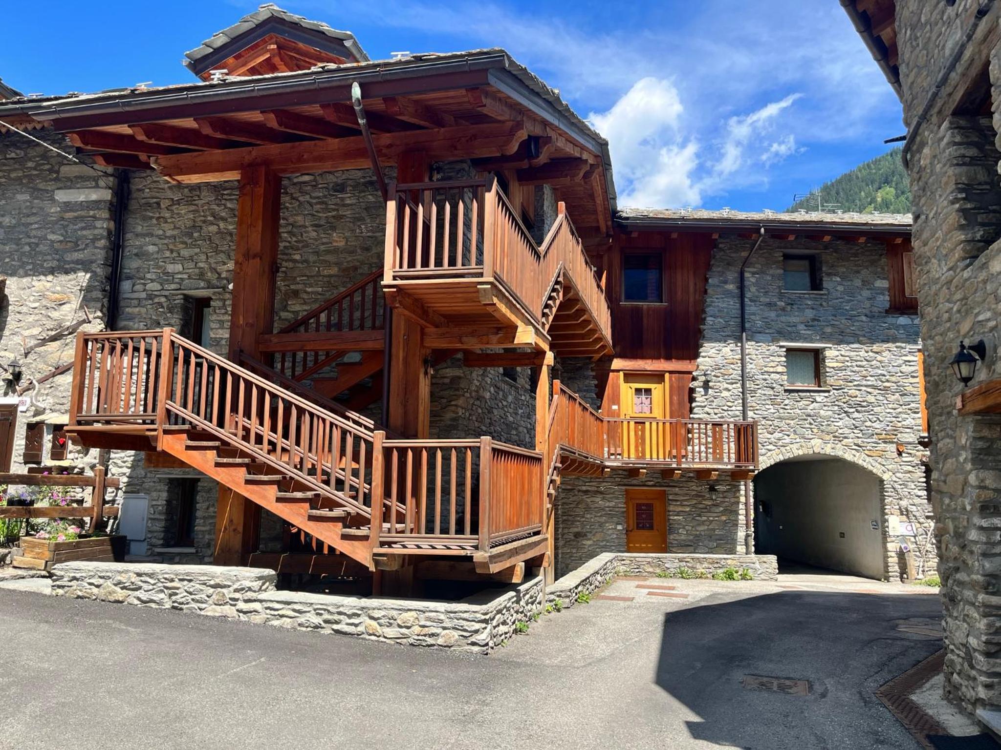 Champex Apartments