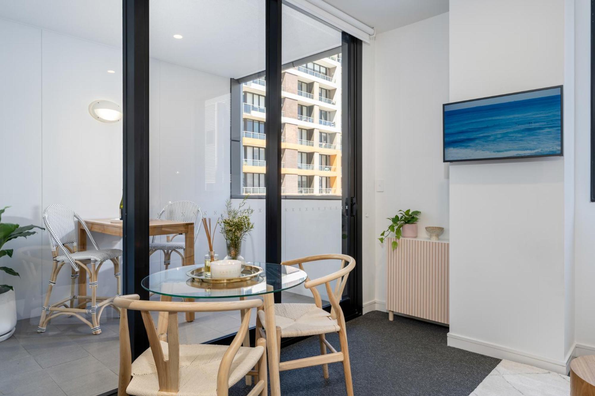 Beach Petite -CBD -Parking Options