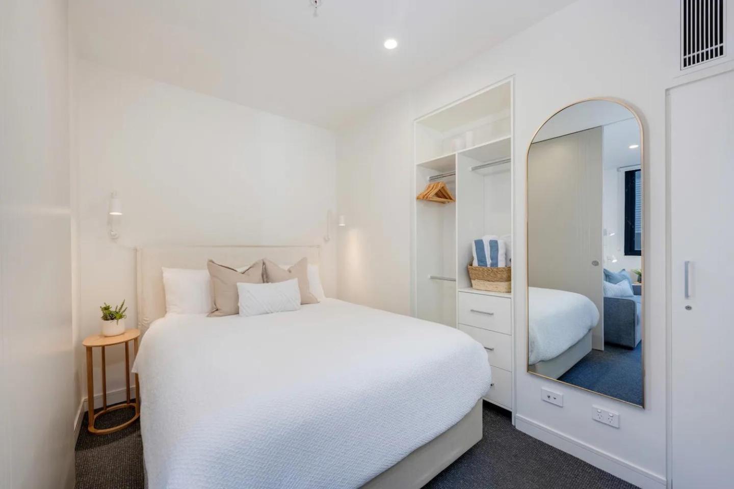 Beach Petite -CBD -Parking Options