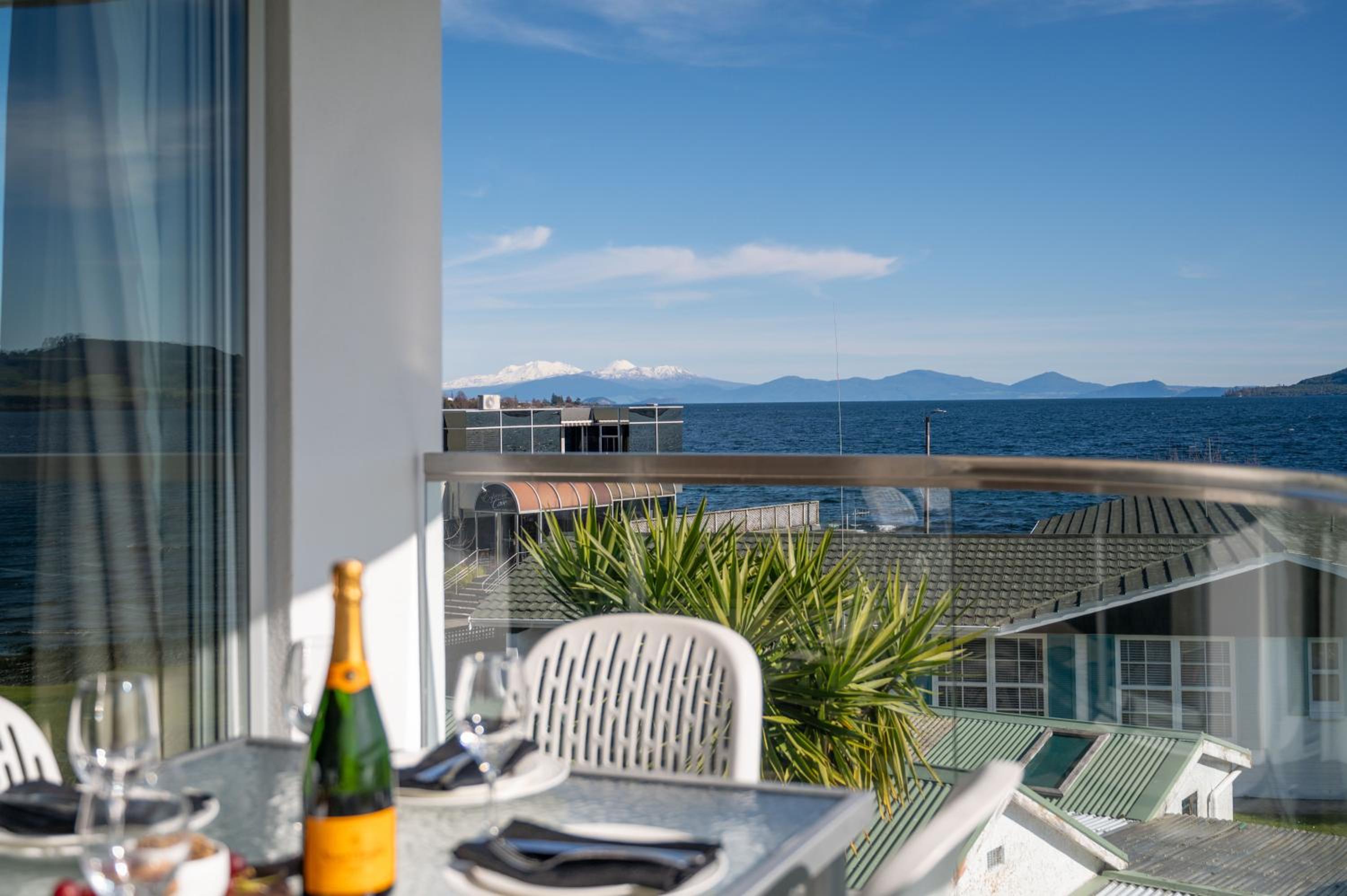 Waimahana Apartment 8