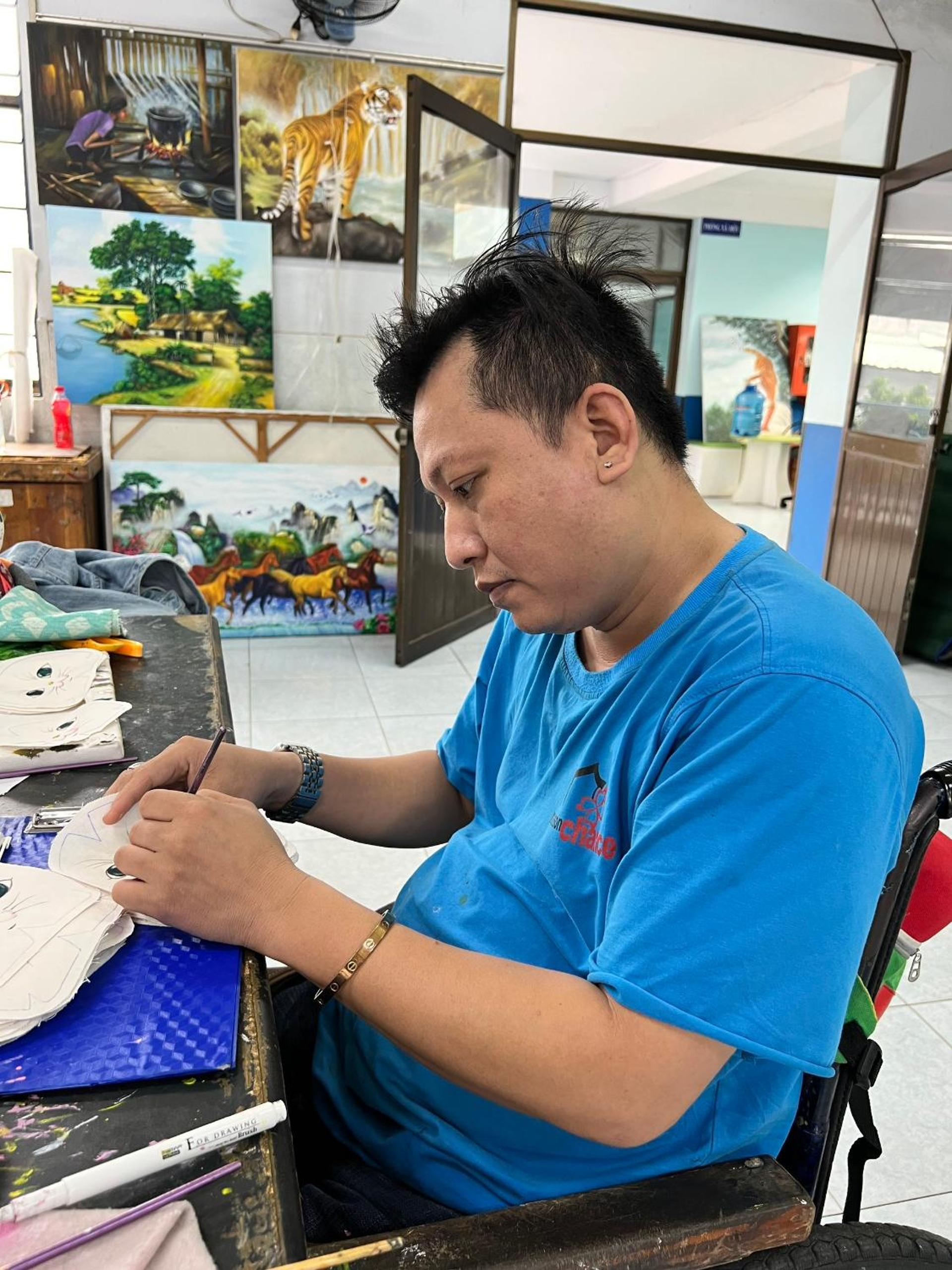 Nhà Khách Làng May Mắn - Village Chance