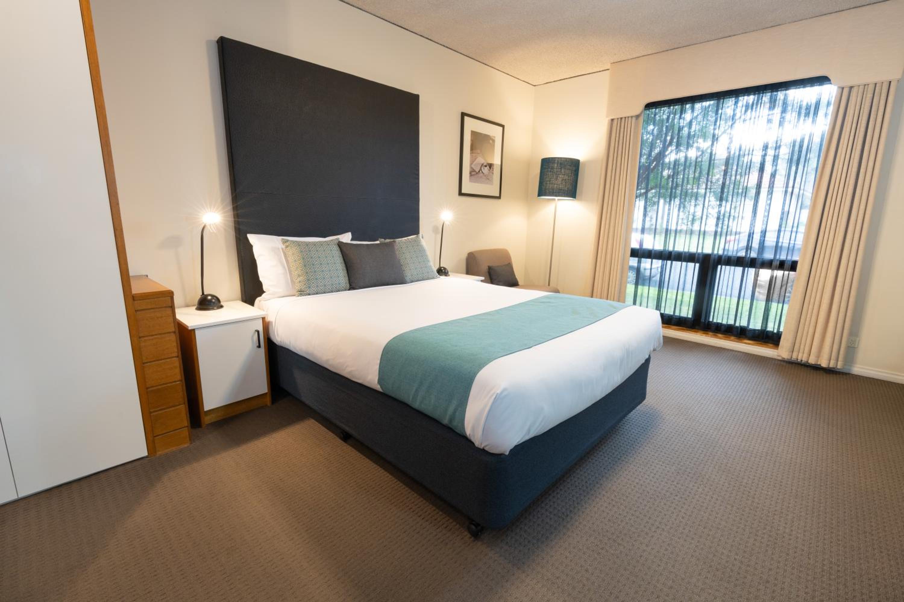Sovereign Park Motor Inn