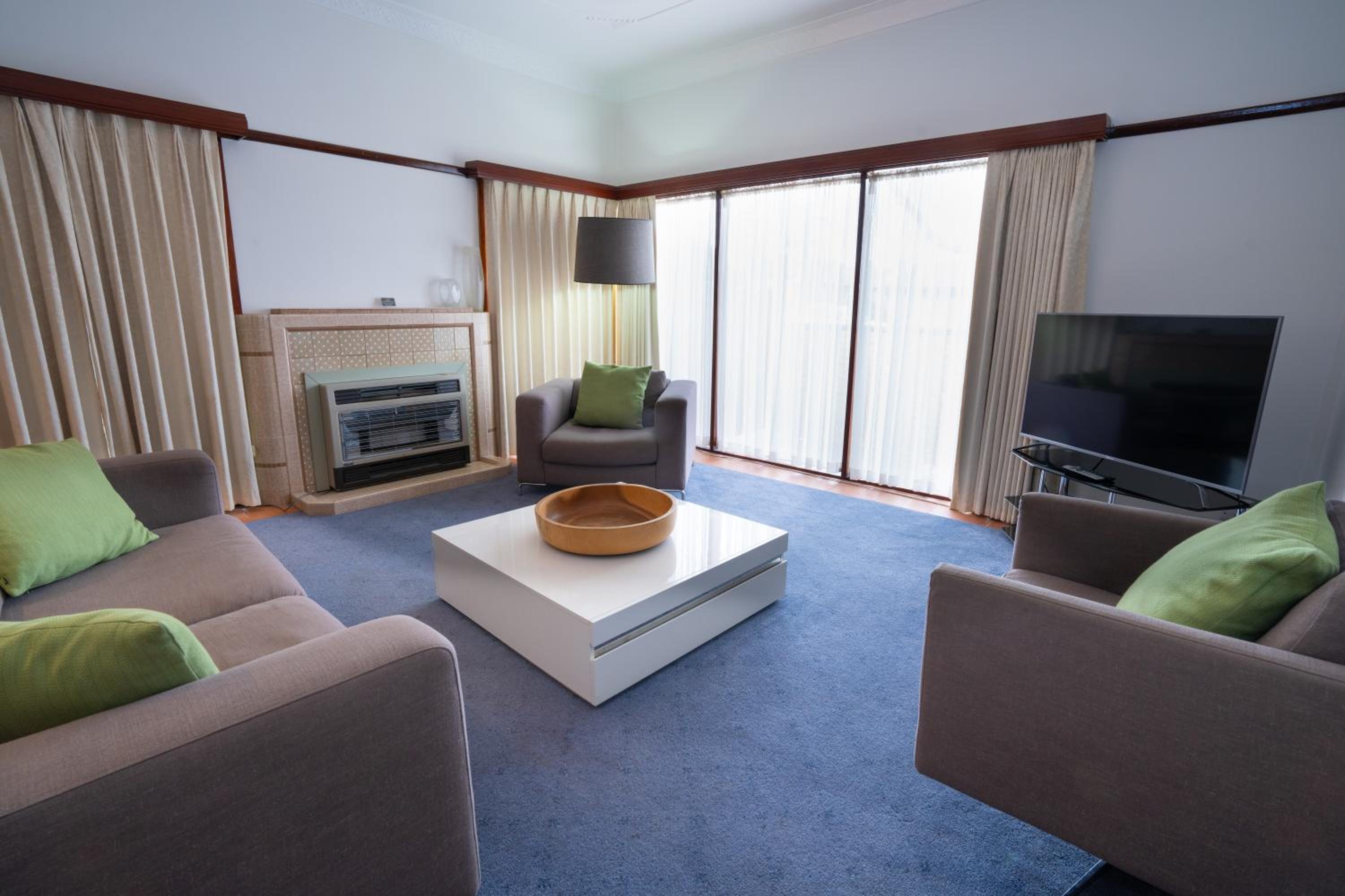 Sovereign Park Motor Inn