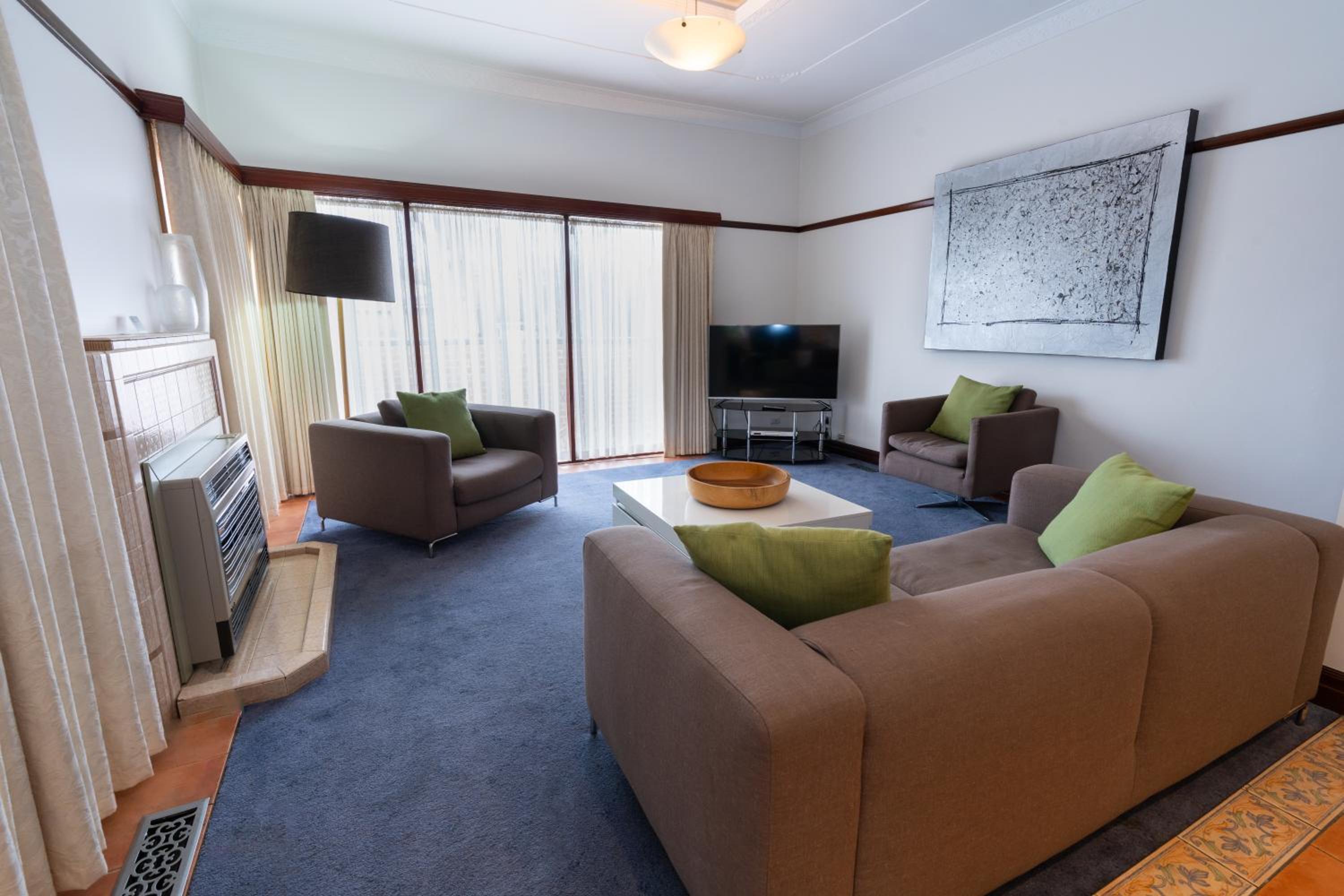 Sovereign Park Motor Inn