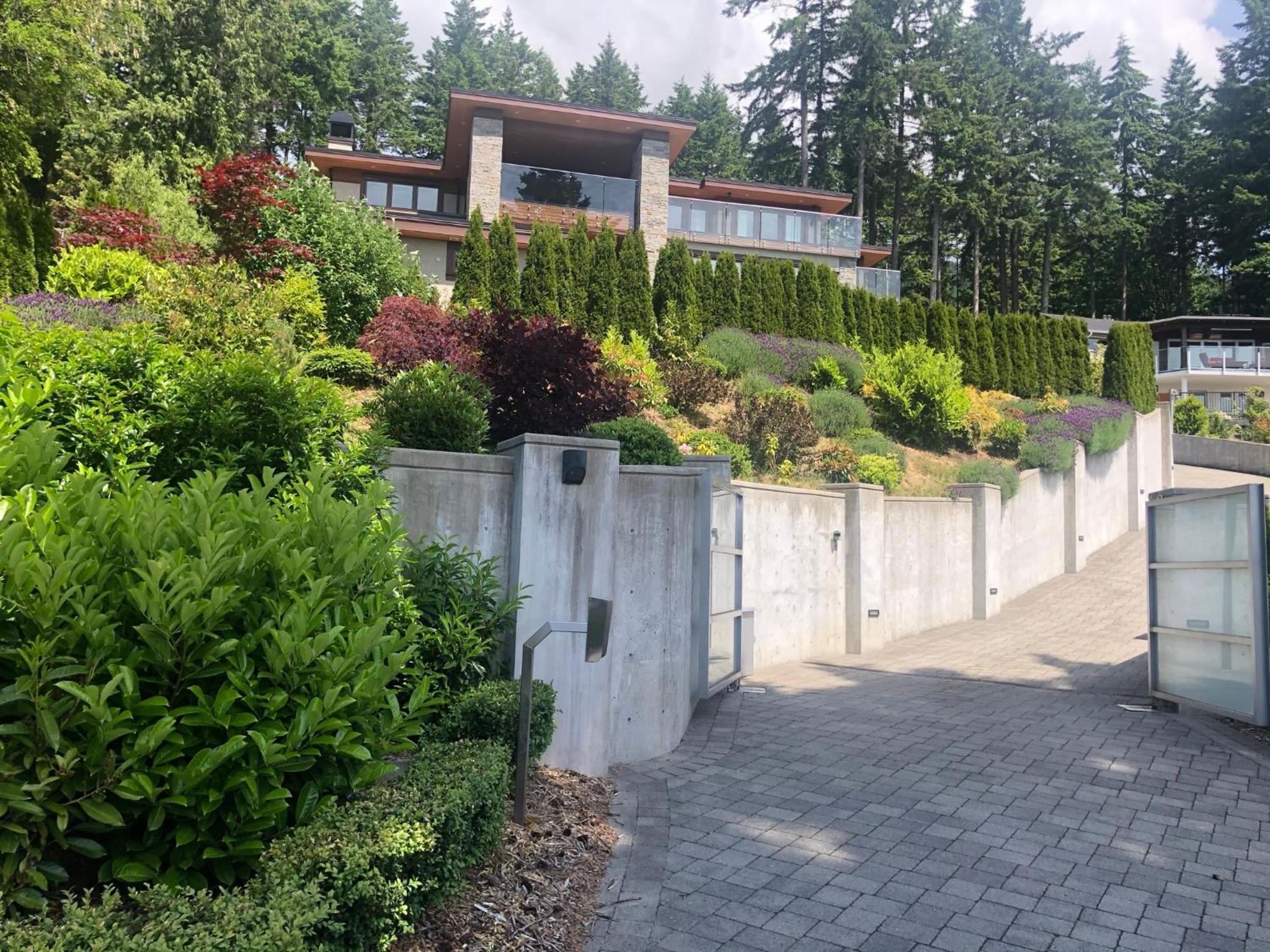 Luxury accomodation in West Vancouver