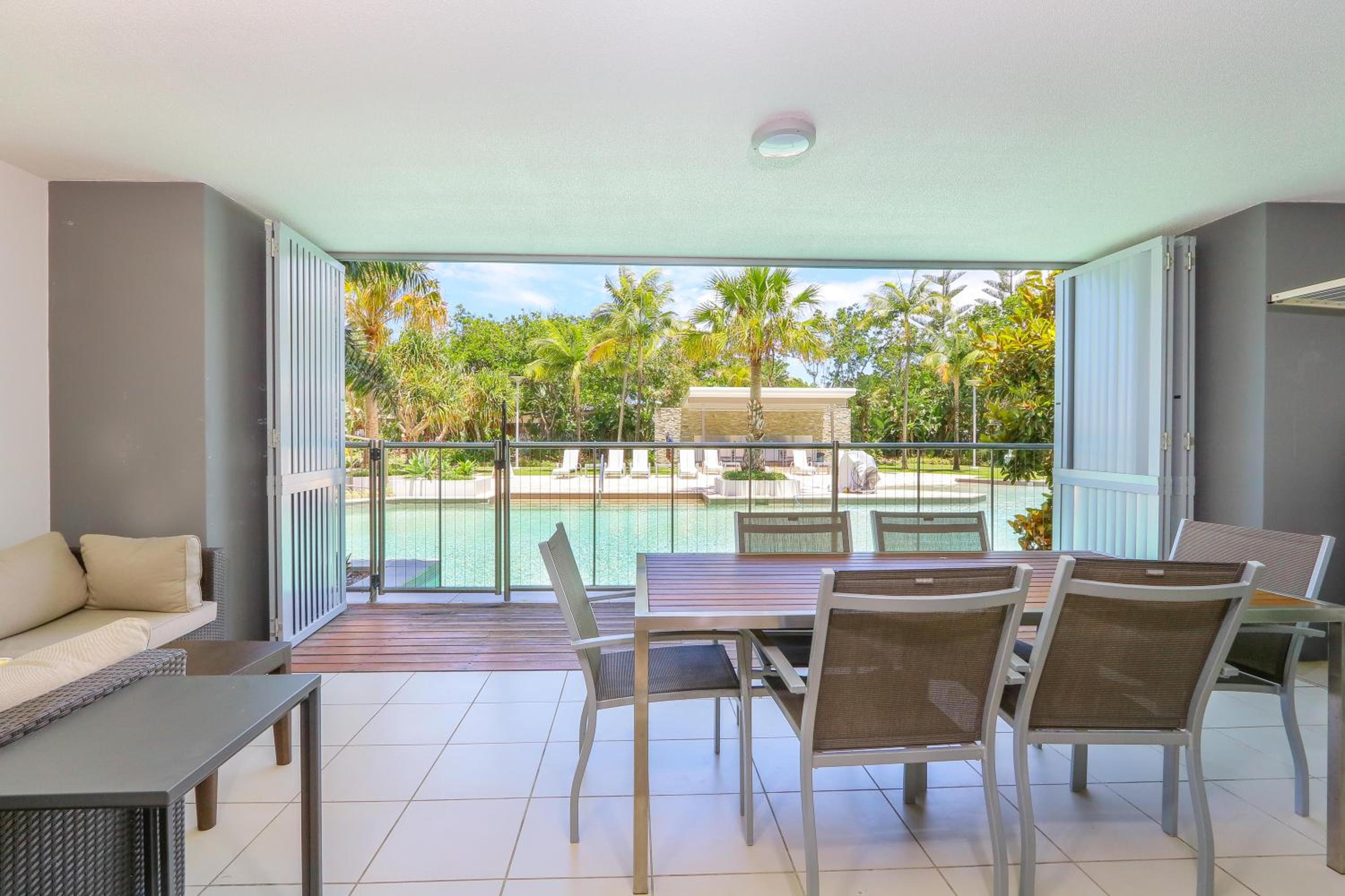 Drift North Beachfront Apartments - Private Apartments