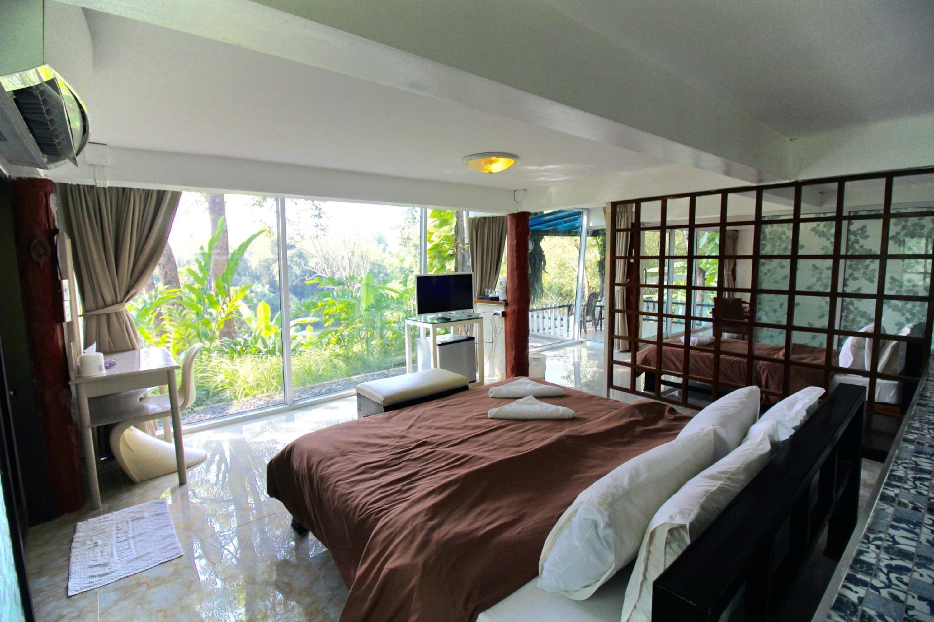 Yoko River Kwai Resort