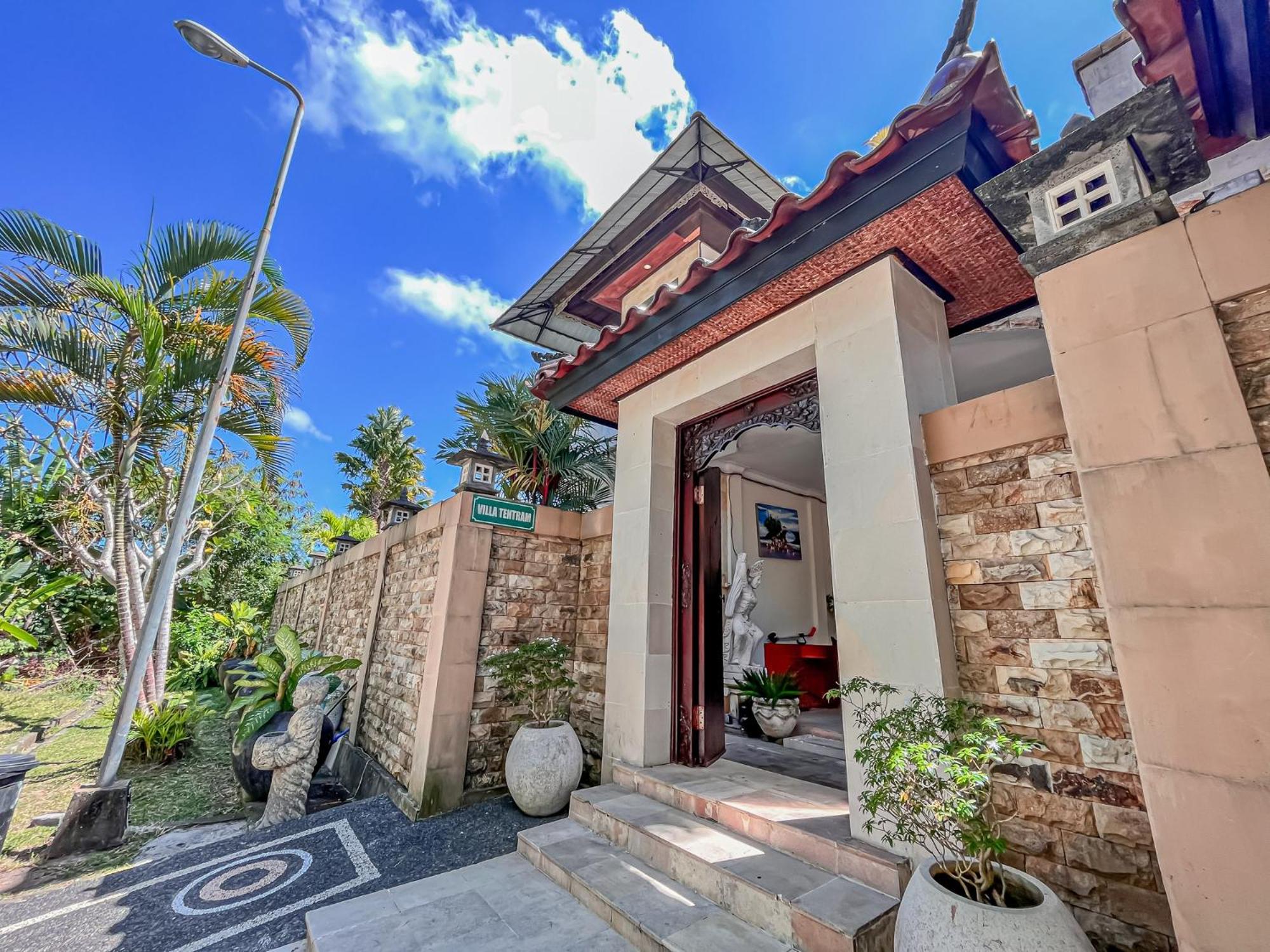 Tentram Homestay Jimbaran view 2