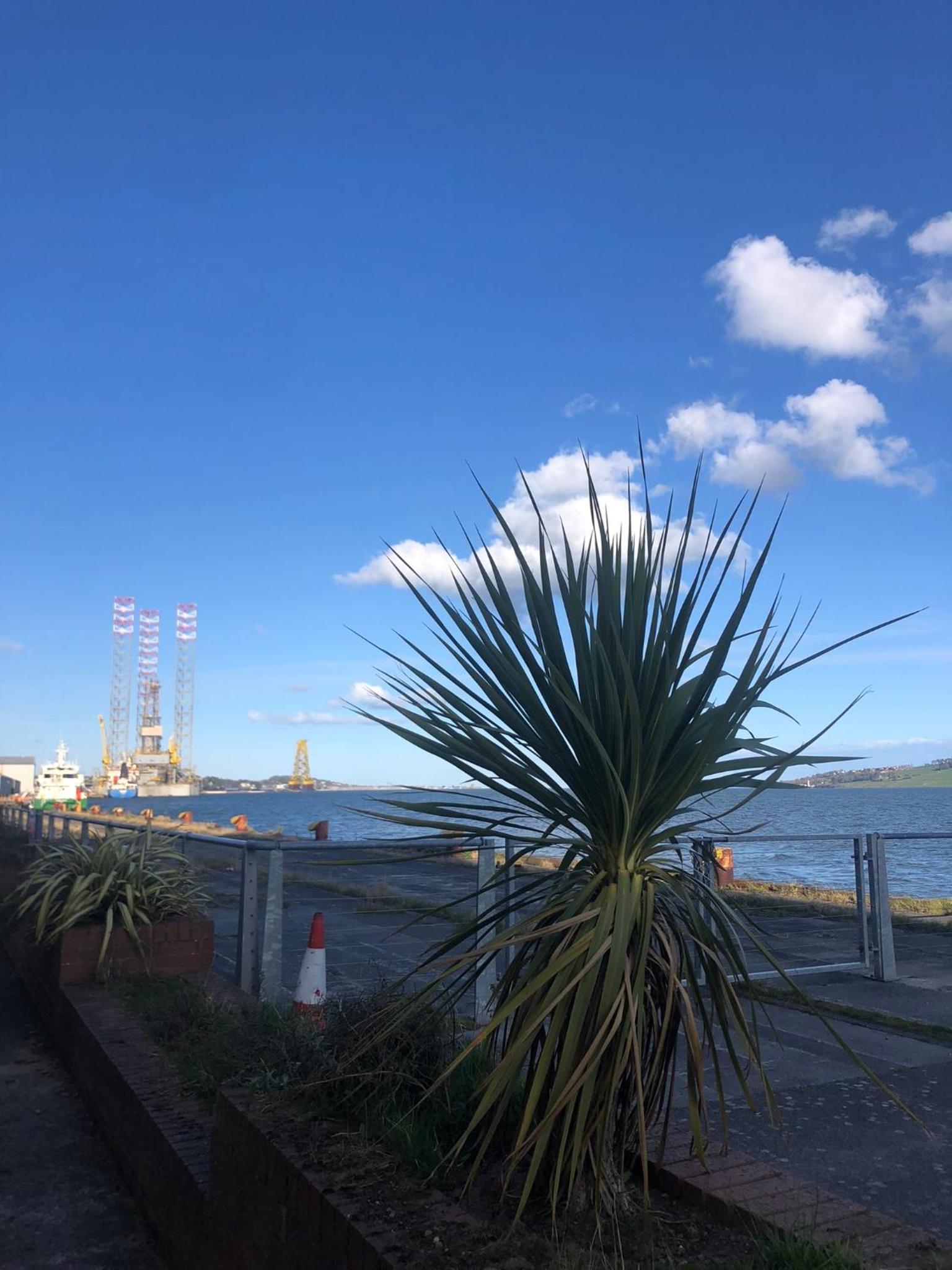 Dundee City Waterfront, 2 Bedroom 2 Bathroom Apartment - Parking and WIFI, short walk to V and A, Bus & Train Stations view 2