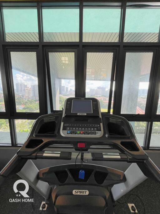 Netflix,Sauna,Jacuzzi,Karoke,Cat Friendly