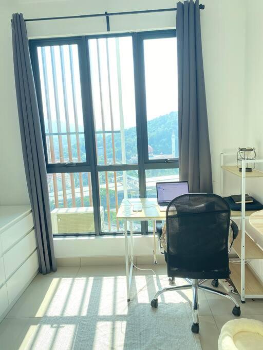 Netflix,Sauna,Jacuzzi,Karoke,Cat Friendly