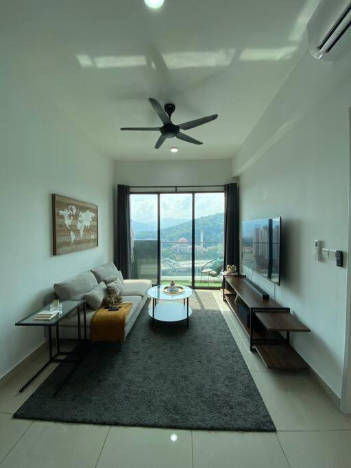 Netflix,Sauna,Jacuzzi,Karoke,Cat Friendly