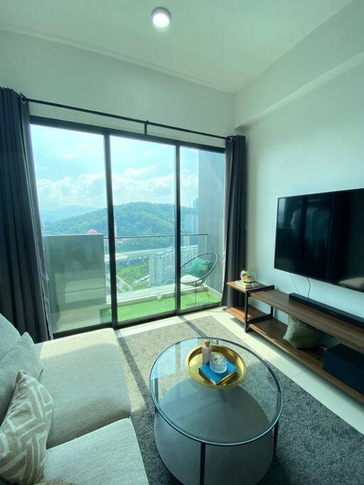 Netflix,Sauna,Jacuzzi,Karoke,Cat Friendly