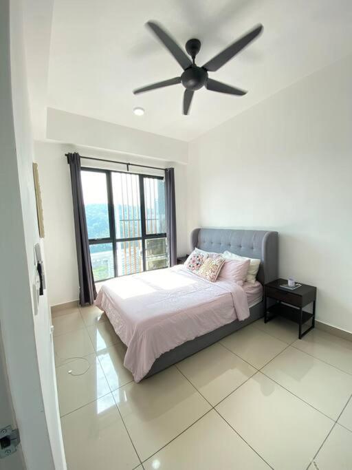Netflix,Sauna,Jacuzzi,Karoke,Cat Friendly