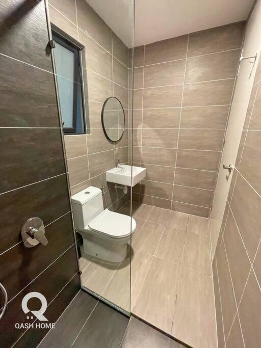 Netflix,Sauna,Jacuzzi,Karoke,Cat Friendly