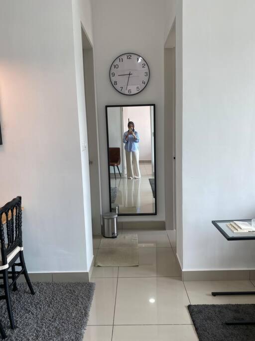 Netflix,Sauna,Jacuzzi,Karoke,Cat Friendly