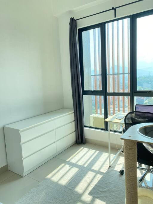 Netflix,Sauna,Jacuzzi,Karoke,Cat Friendly