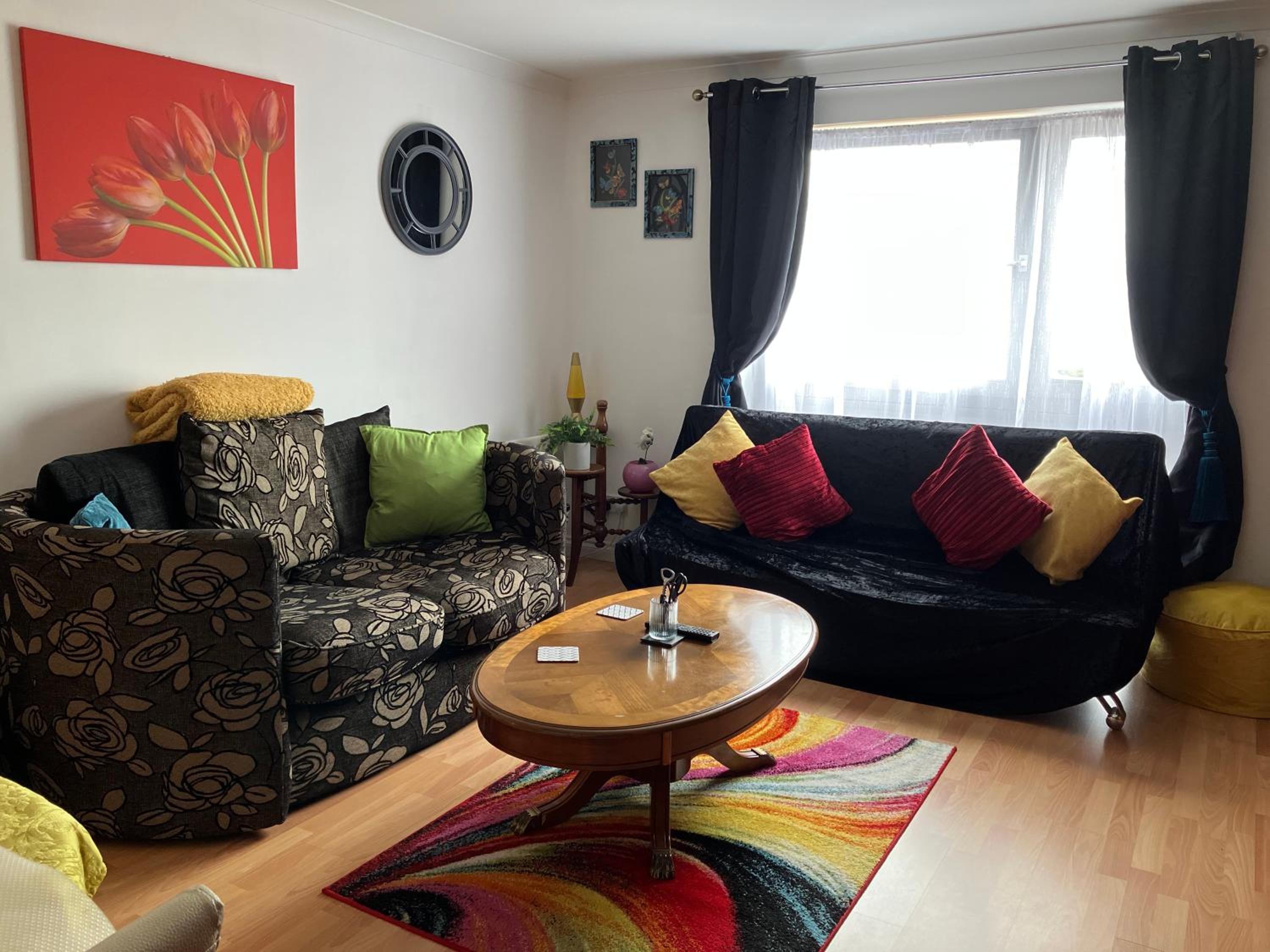 Dundee City Waterfront, 2 Bedroom 2 Bathroom Apartment - Parking and WIFI, short walk to V and A, Bus & Train Stations view 3