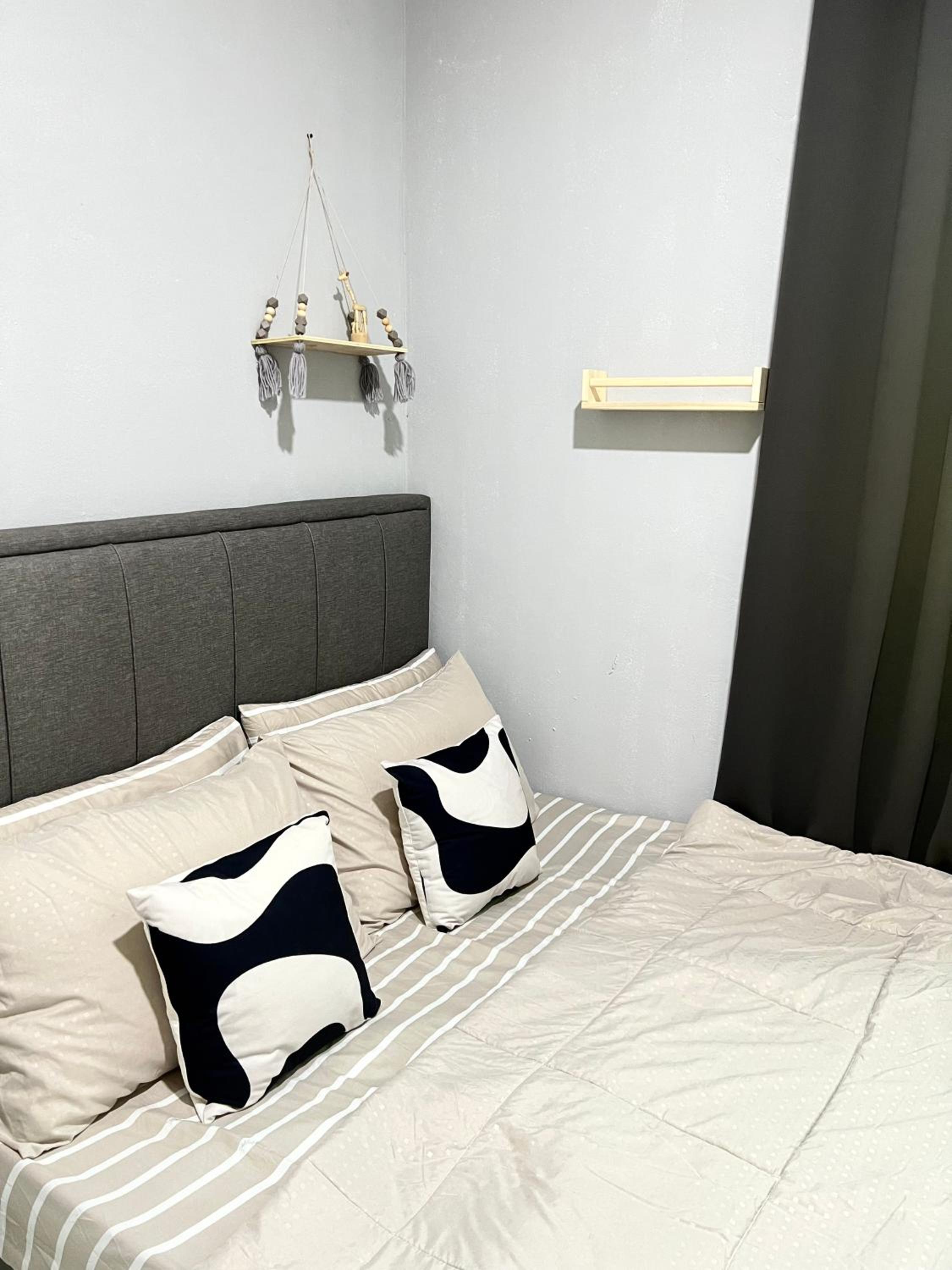 Modern Style Village House photo 1