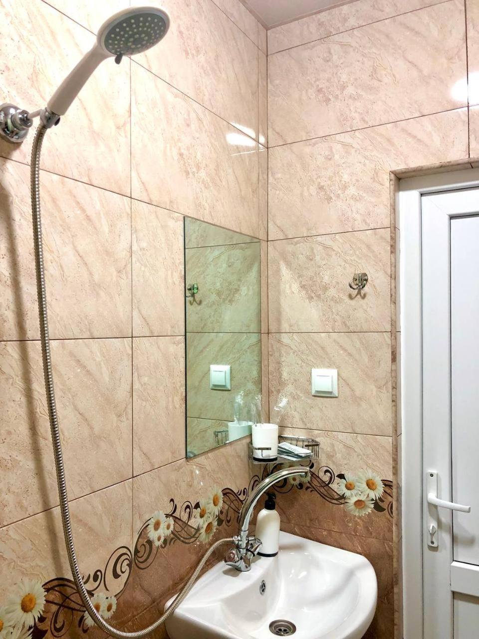 VaLiVa Sanahin Guest House