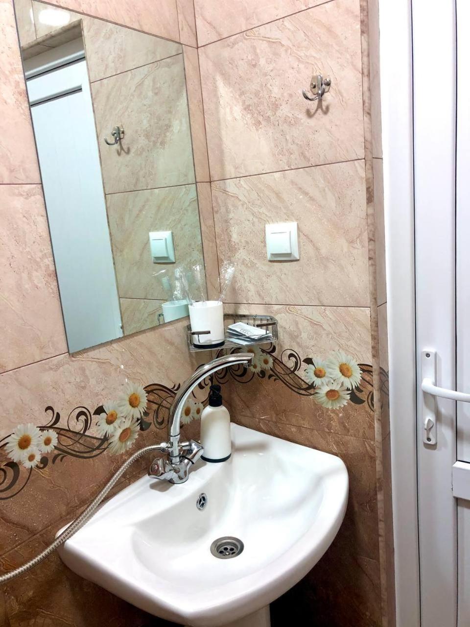 VaLiVa Sanahin Guest House