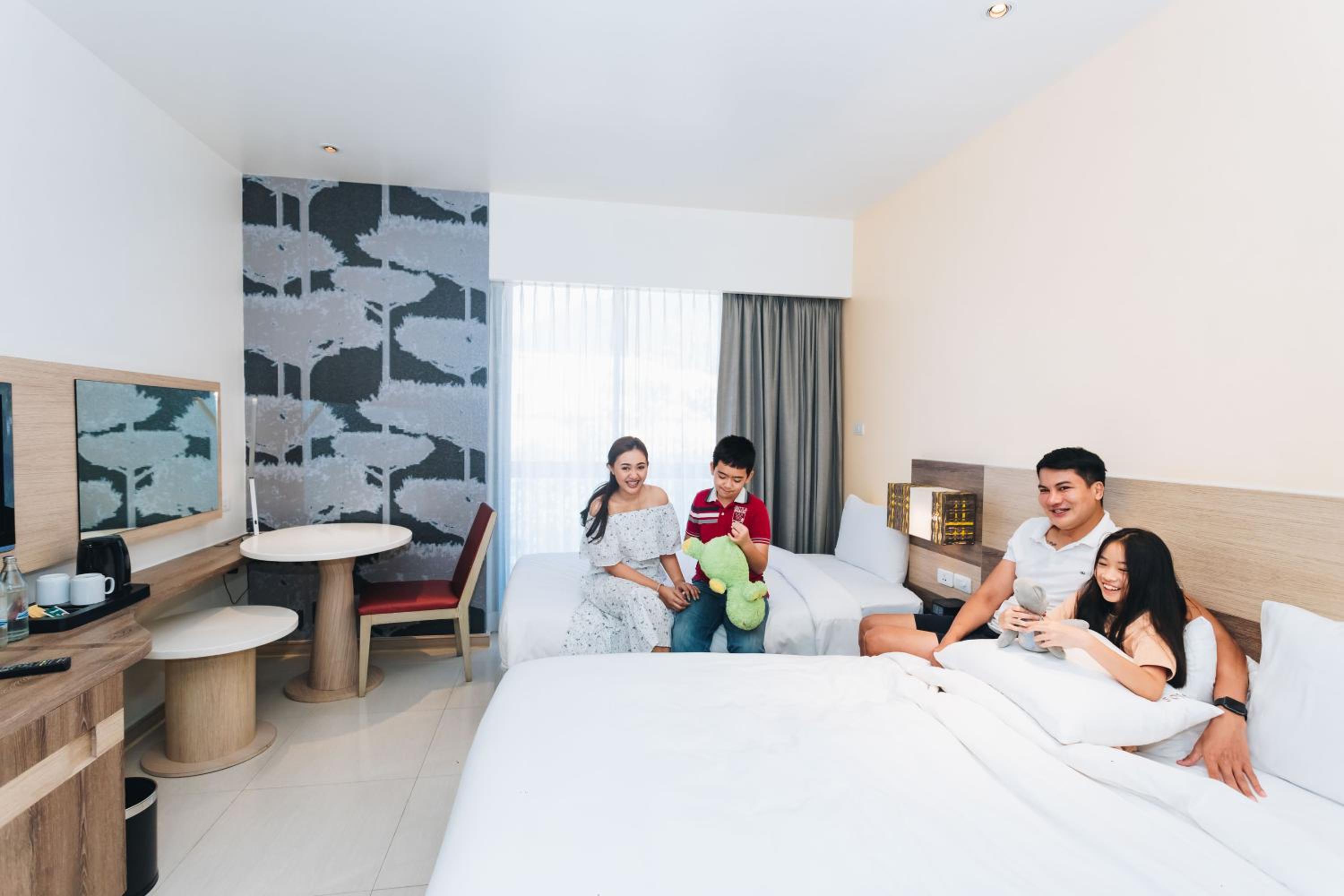 Holiday Inn Express Phuket Patong Beach Central by IHG