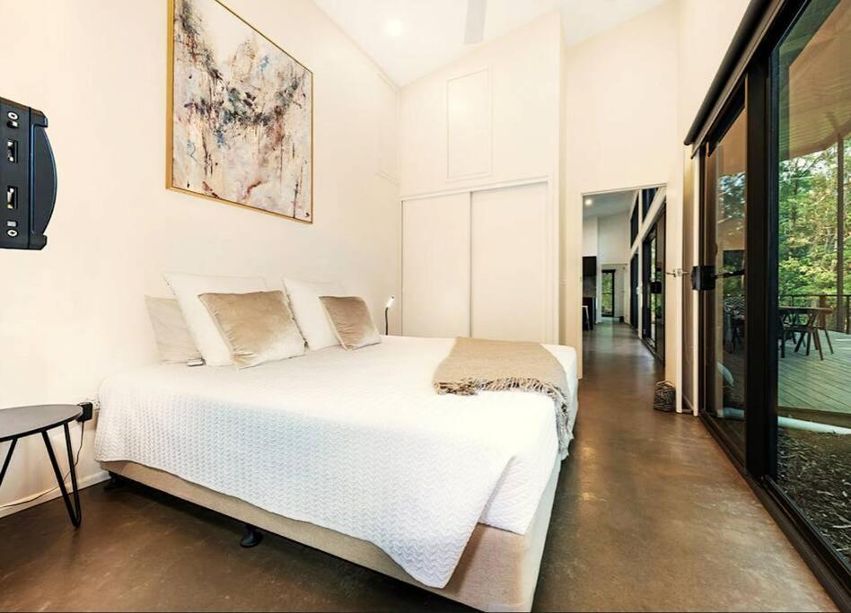 Hunchy Escape - Hinterland Pet Friendly!