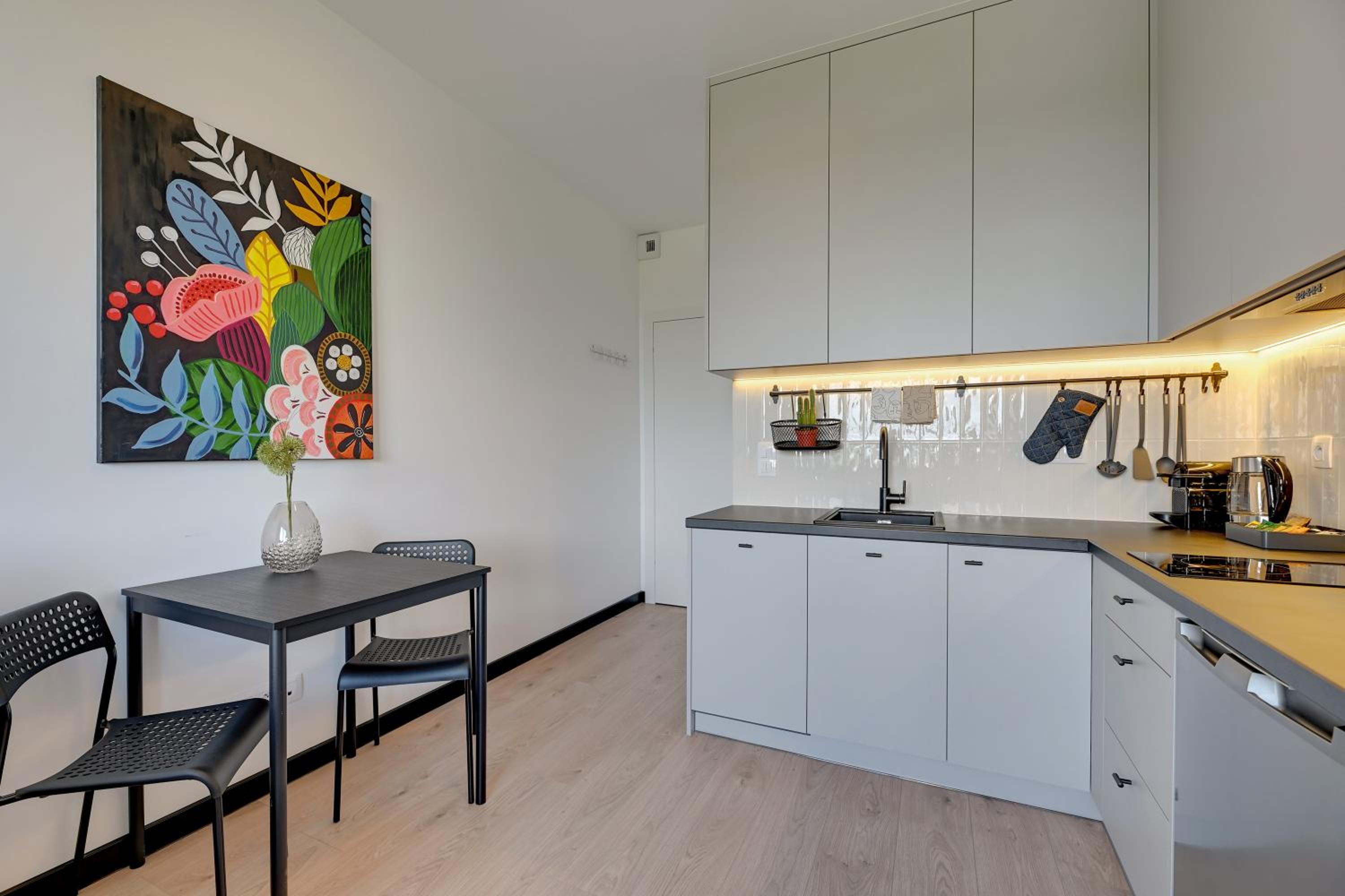 DOKI Living & Foodhall by Downtown Apartments