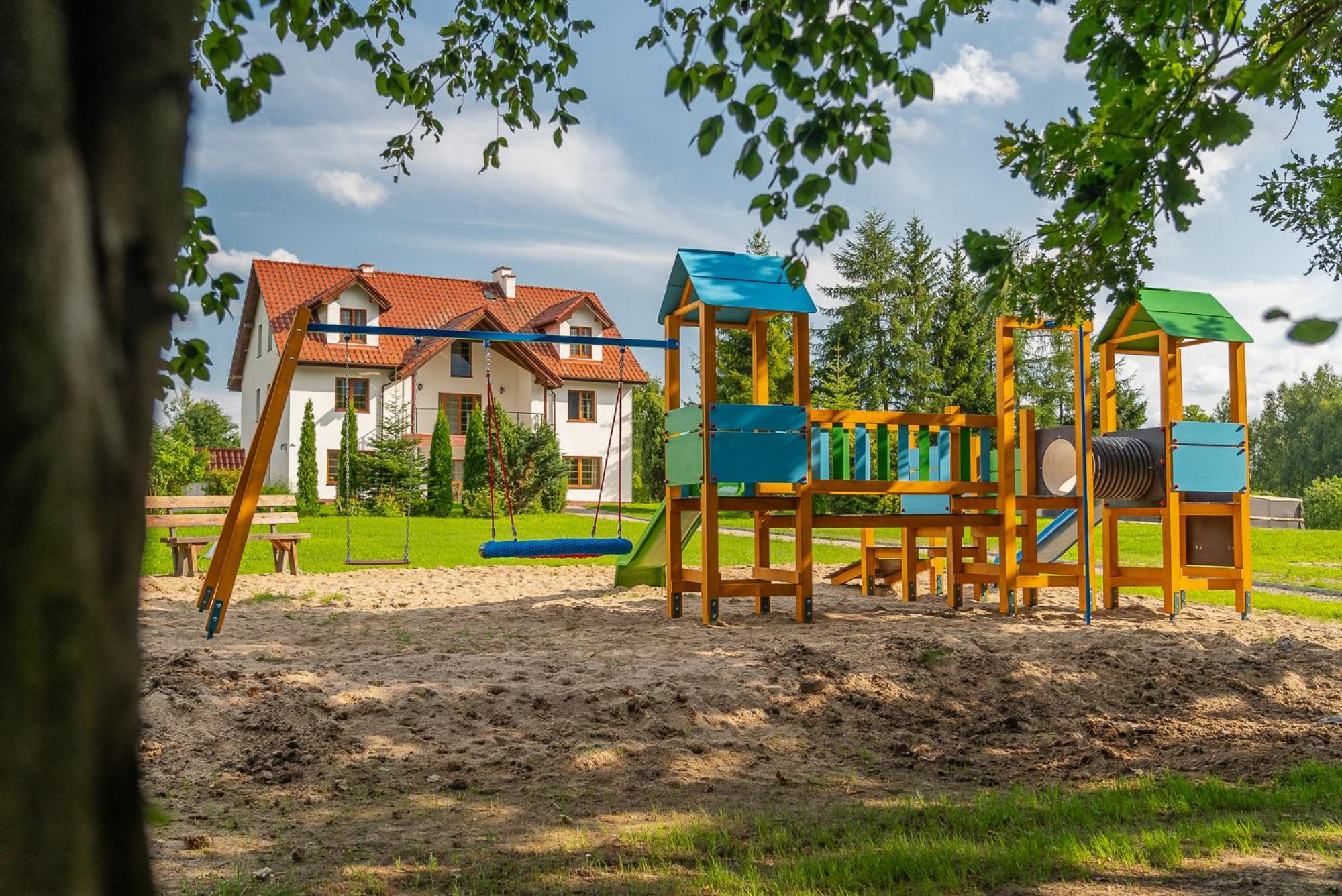 Przystań Jeziorany - pokoje nad jeziorem