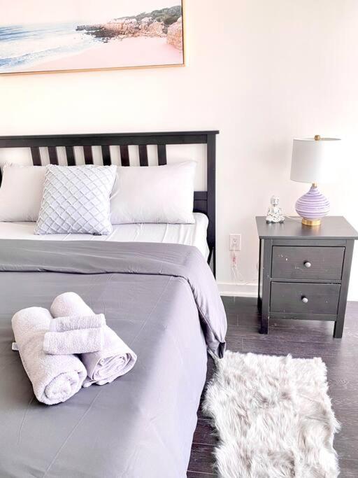 Fully furnished Lux 1bed condo