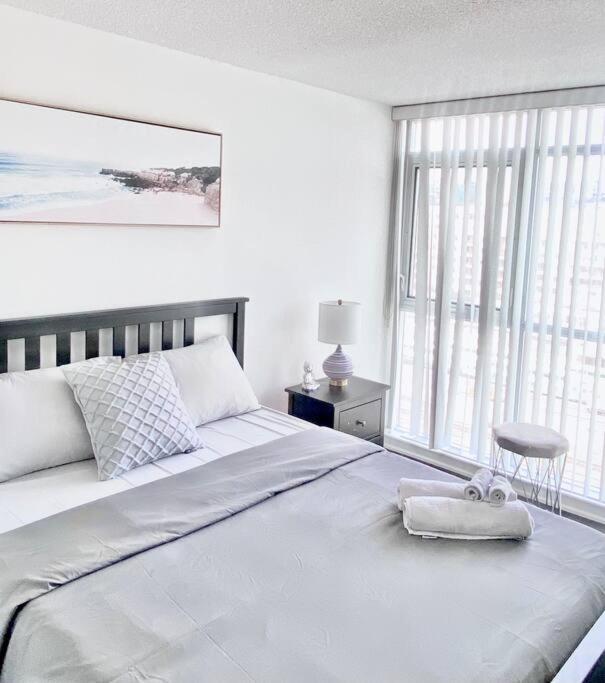 Fully furnished Lux 1bed condo