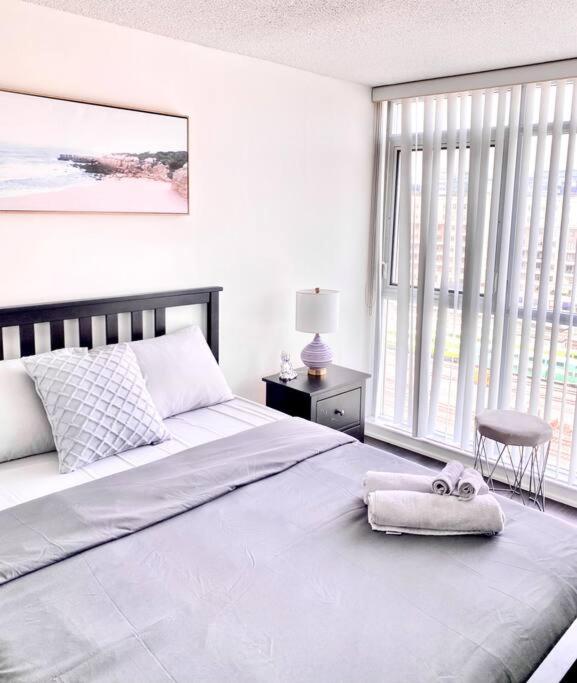 Fully furnished Lux 1bed condo