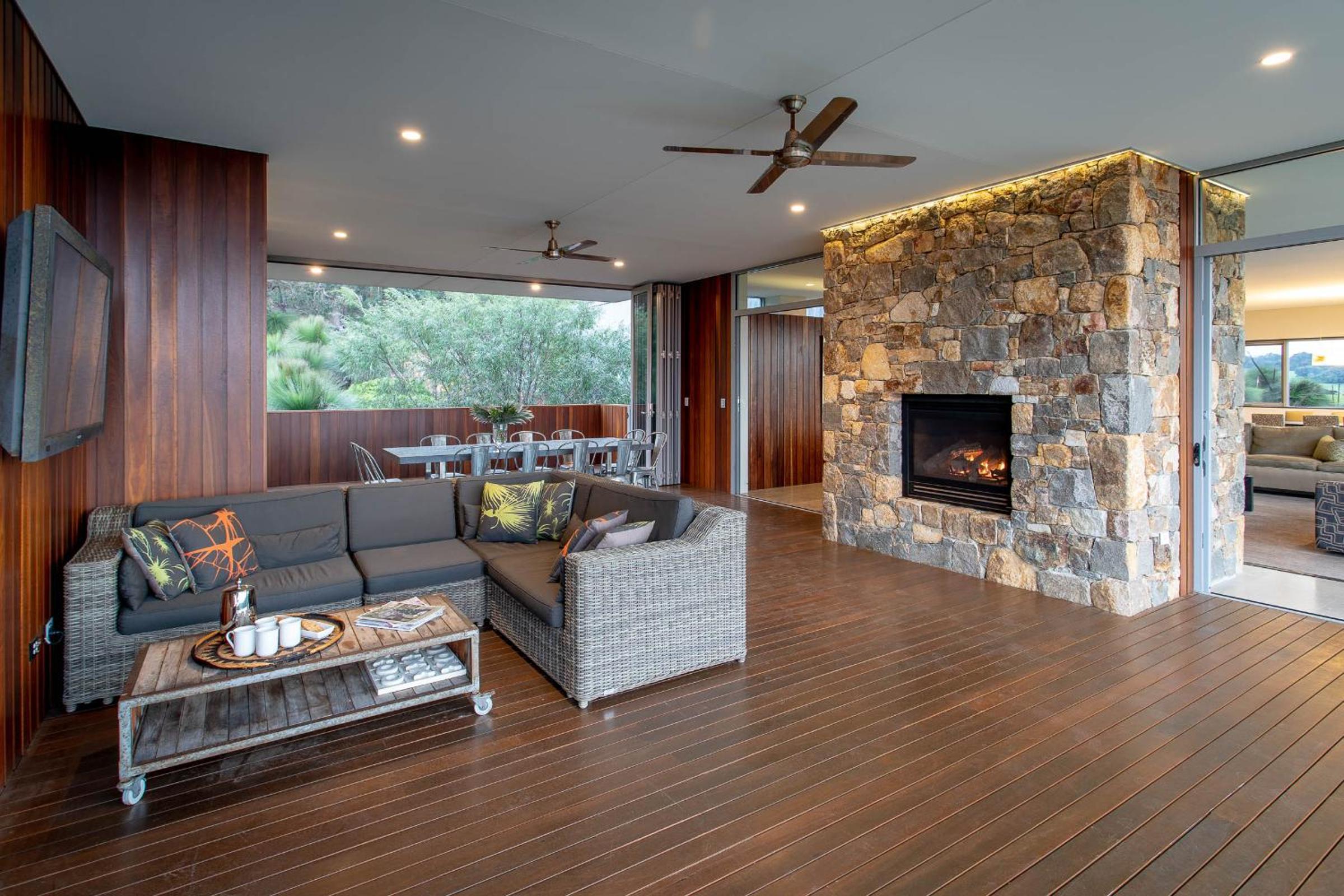 Ithaca I Private Properties