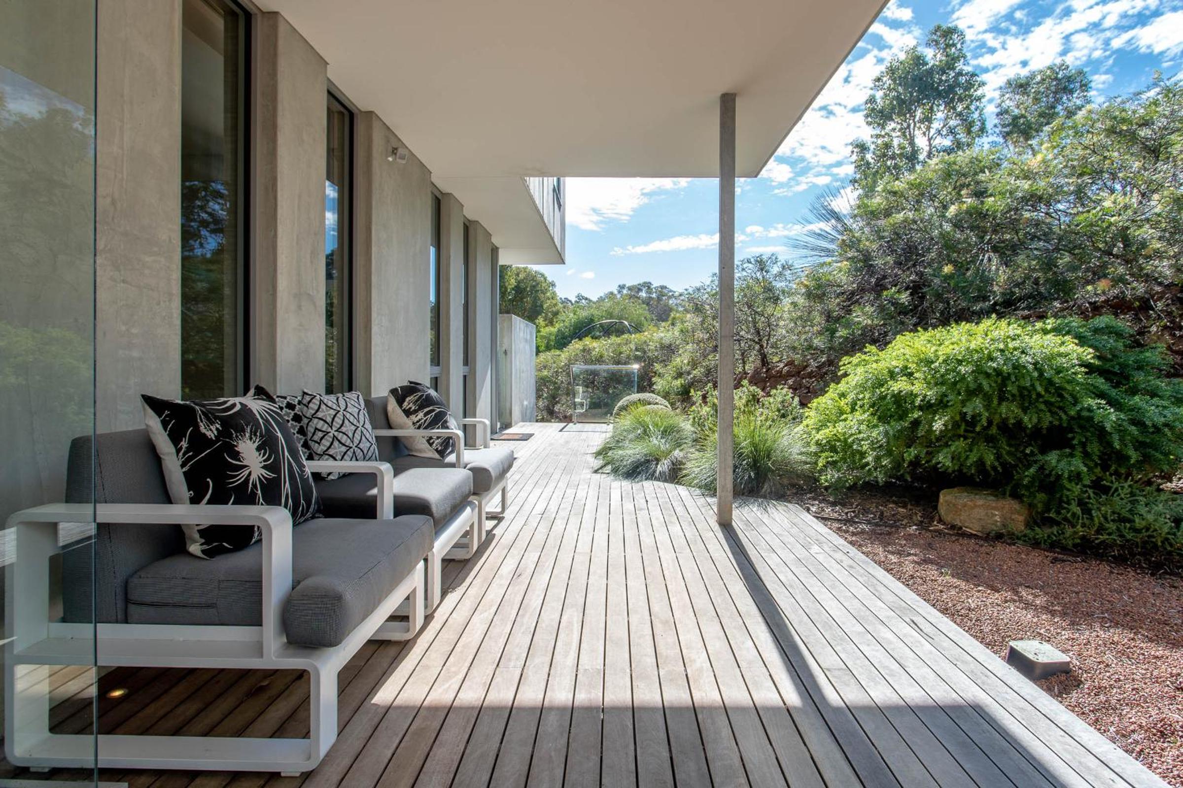 Ithaca I Private Properties