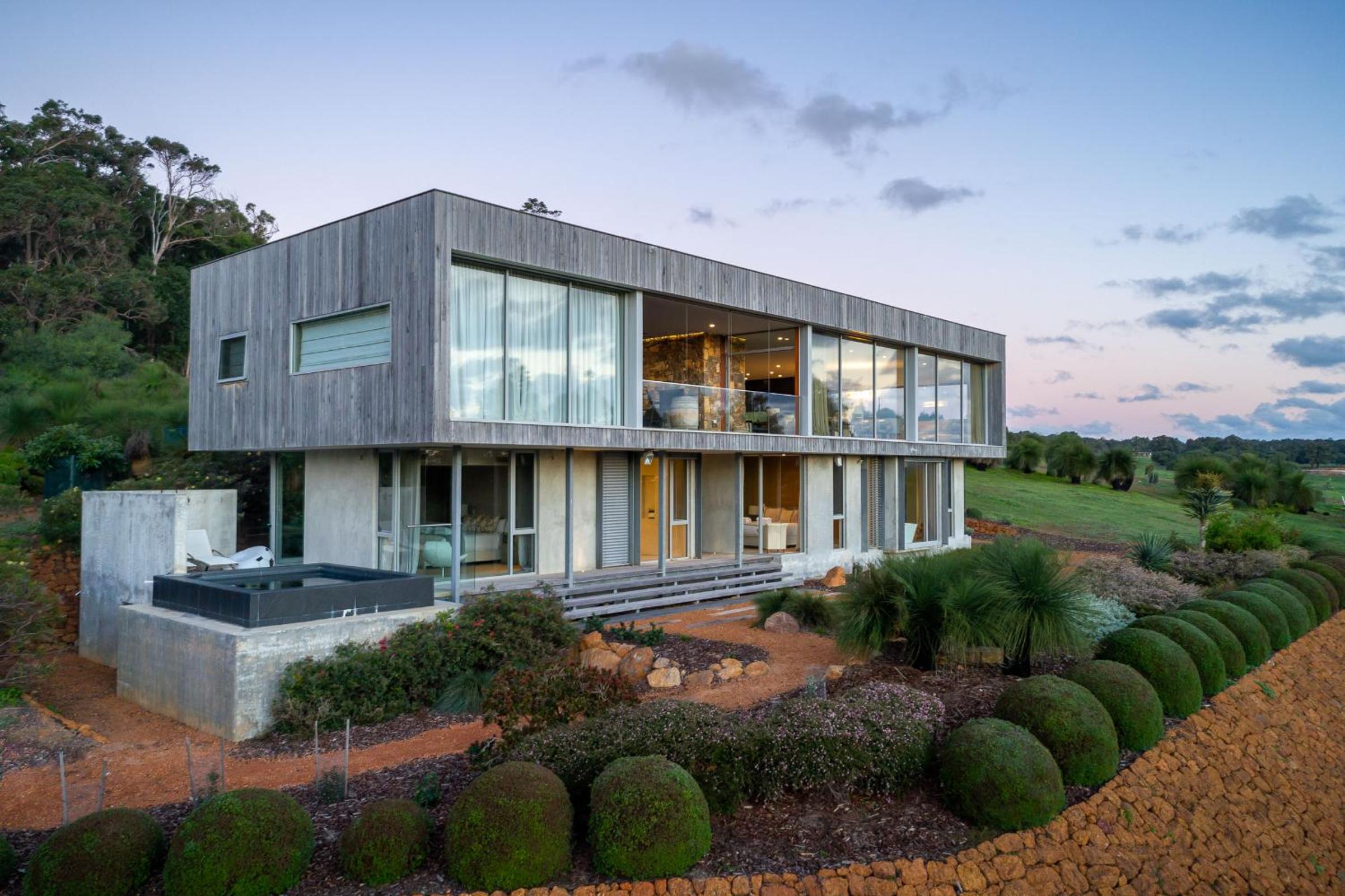 Ithaca I Private Properties