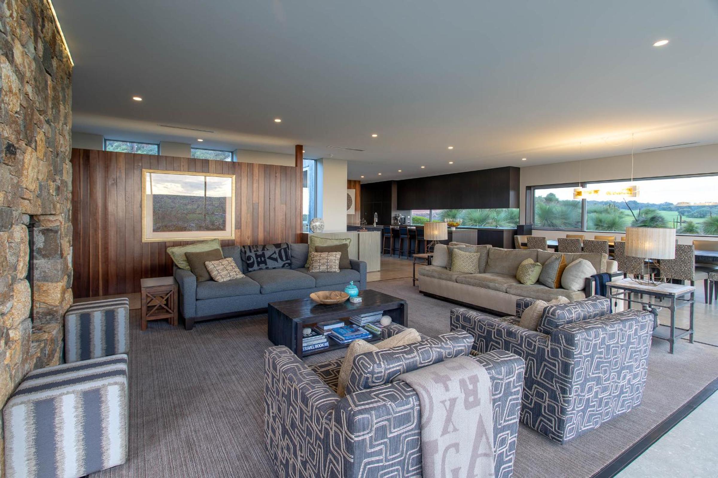 Ithaca I Private Properties